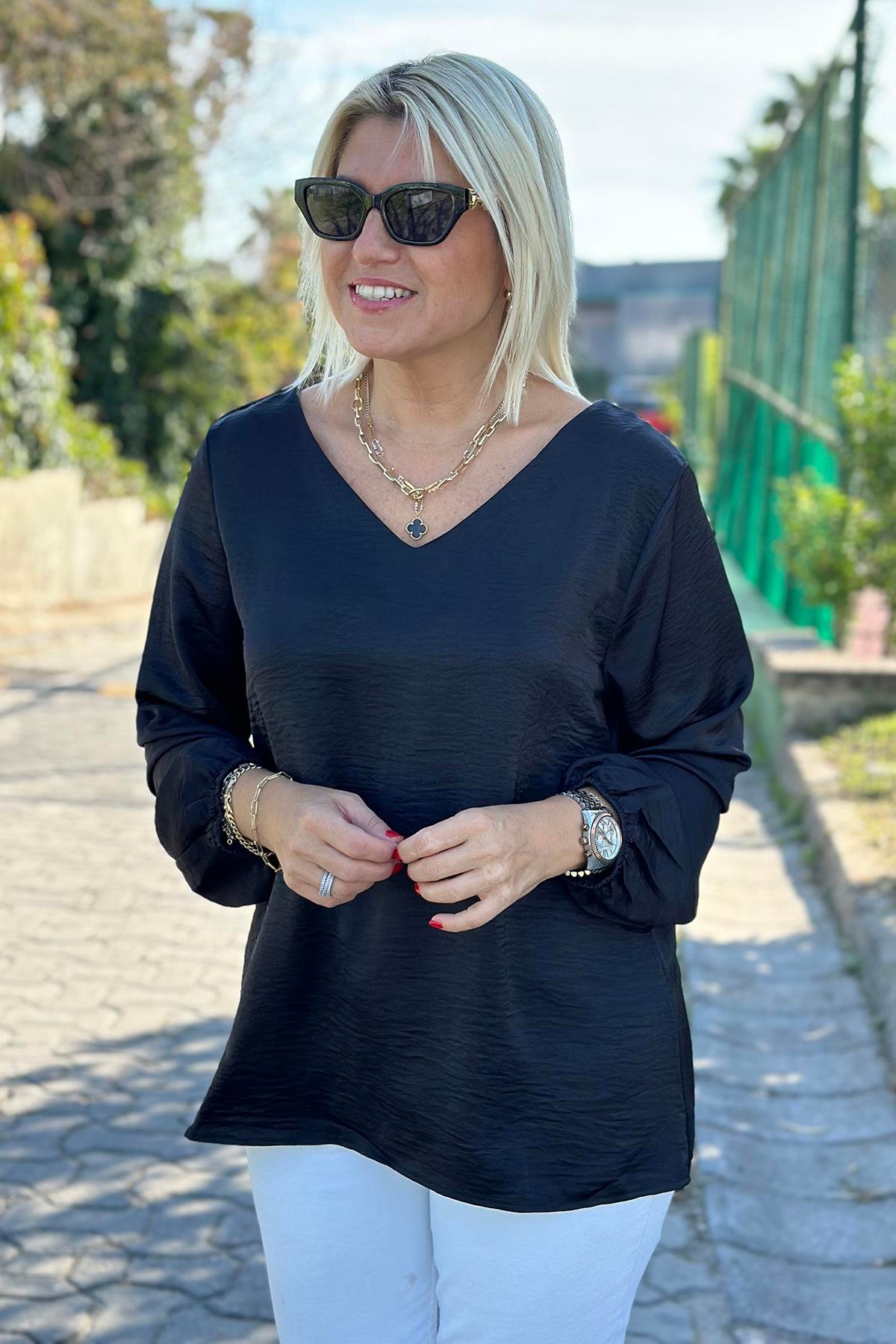 V Yaka Arkası Zincirli Saten BluzUK222056-SIYAH-42