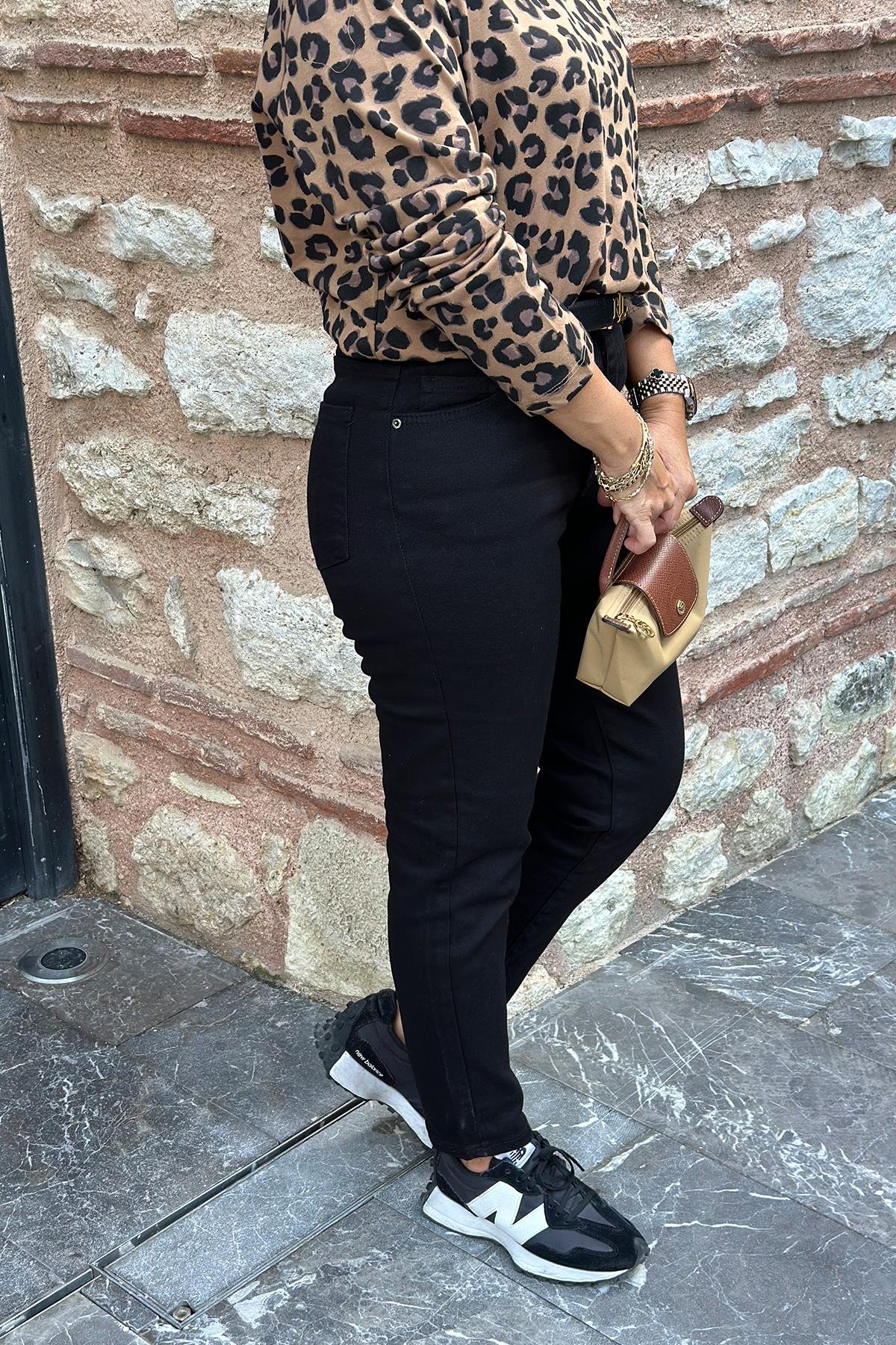 Yüksek Bel Lycarlı Mom JeanAK223030-SIYAH-31