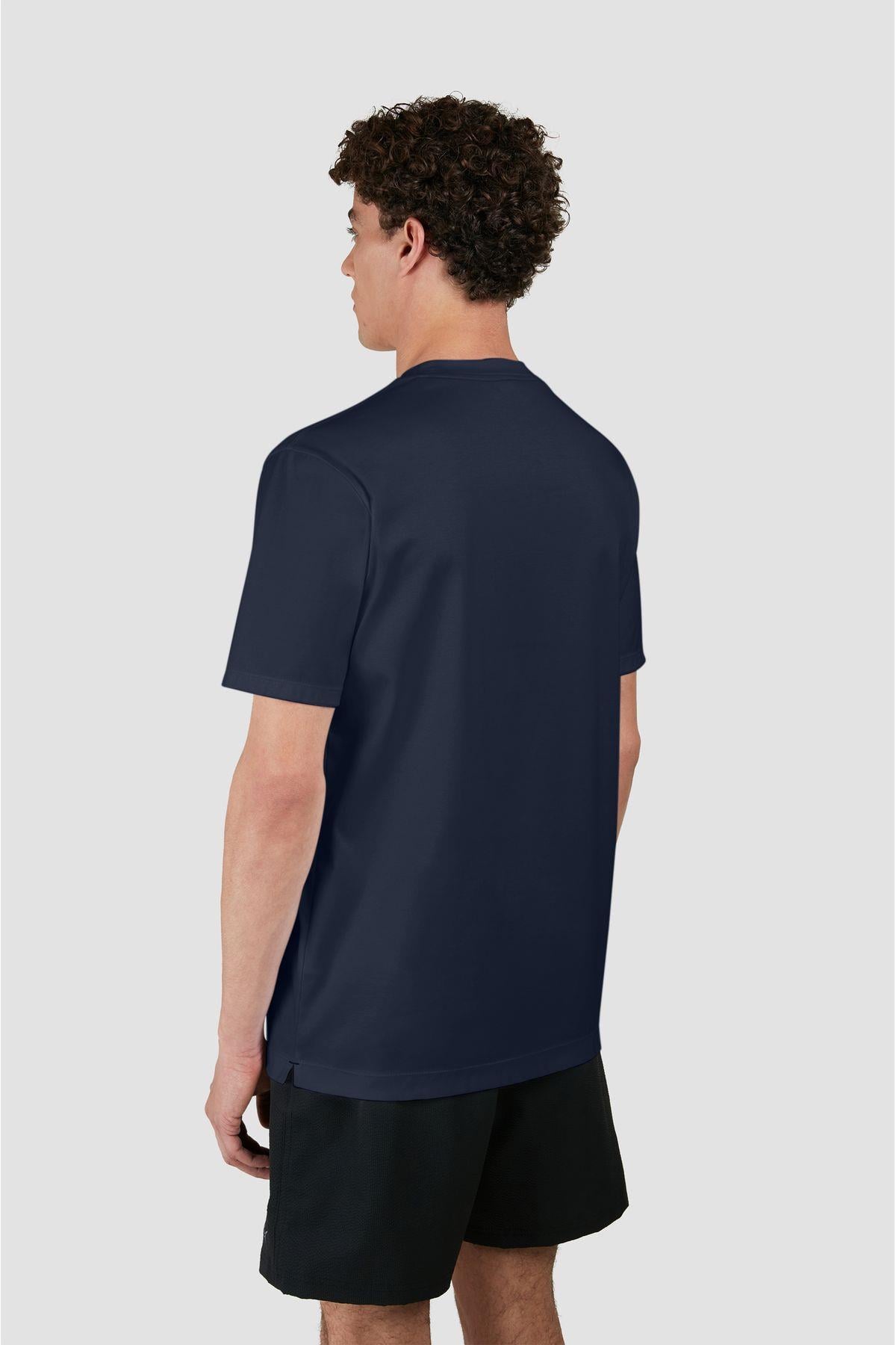cotton-t-shirt-667675.jpg