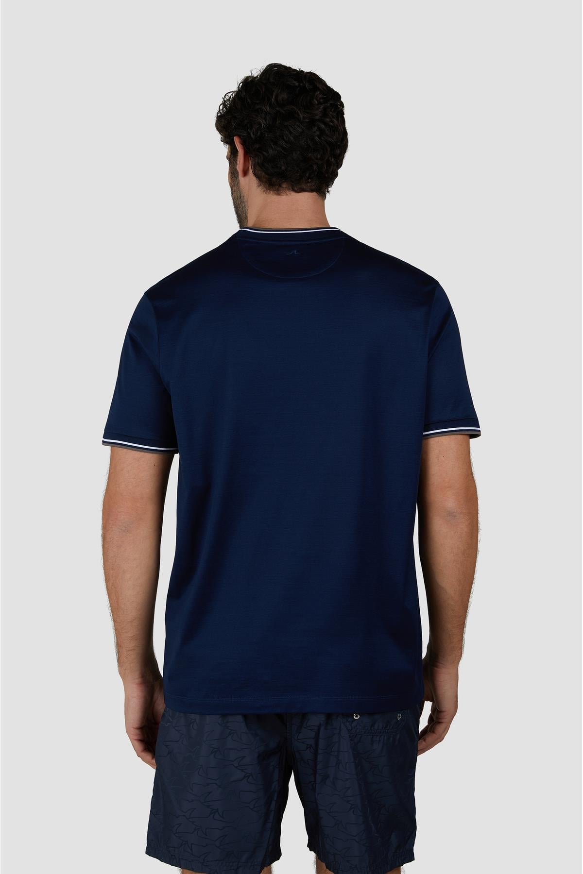 cotton-t-shirtust-giyimpaulshark-e564c7.jpg