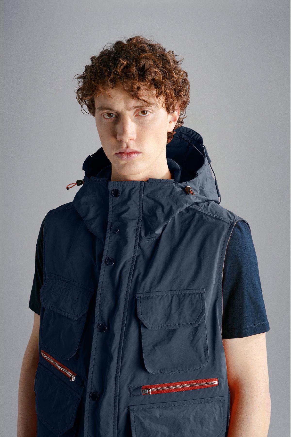 gilet-dyed-garment-446895.jpg
