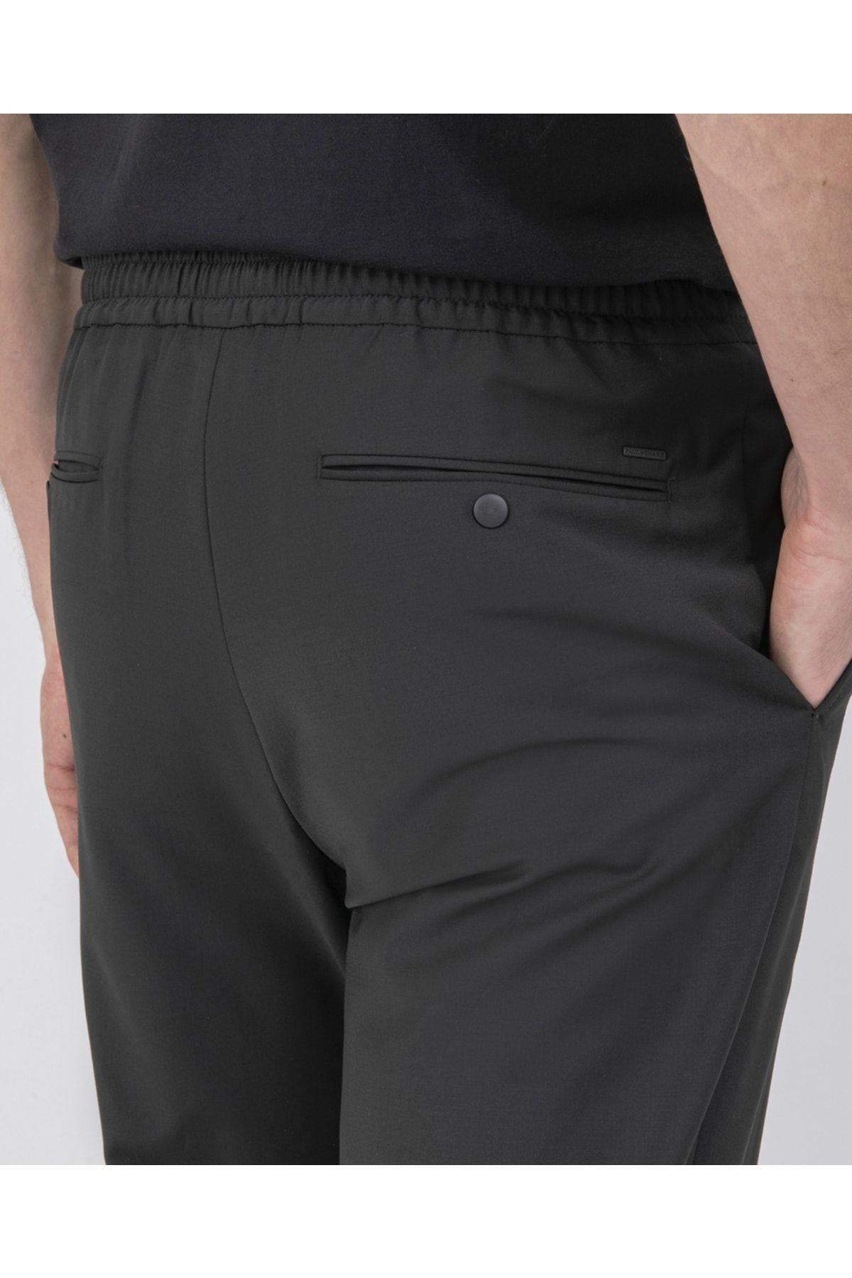 mans-trousers-60bb89.jpg