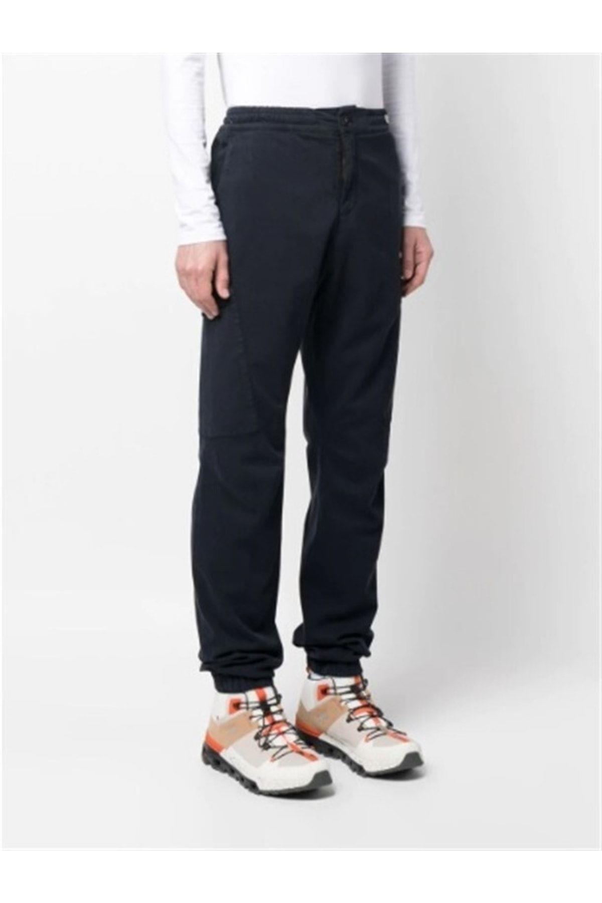 mens-cargo-trousers-d55d0d.jpg
