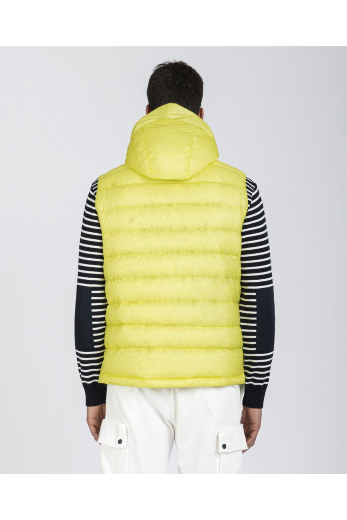 mens-down-waistcoat-7x1000-efdc40.jpg