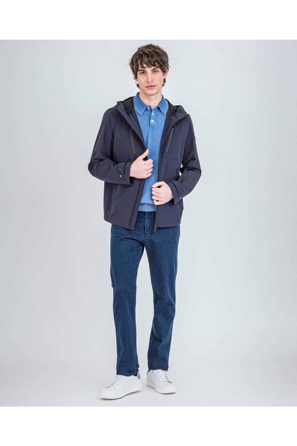 mens-typhoon-jacket-020-be.jpg