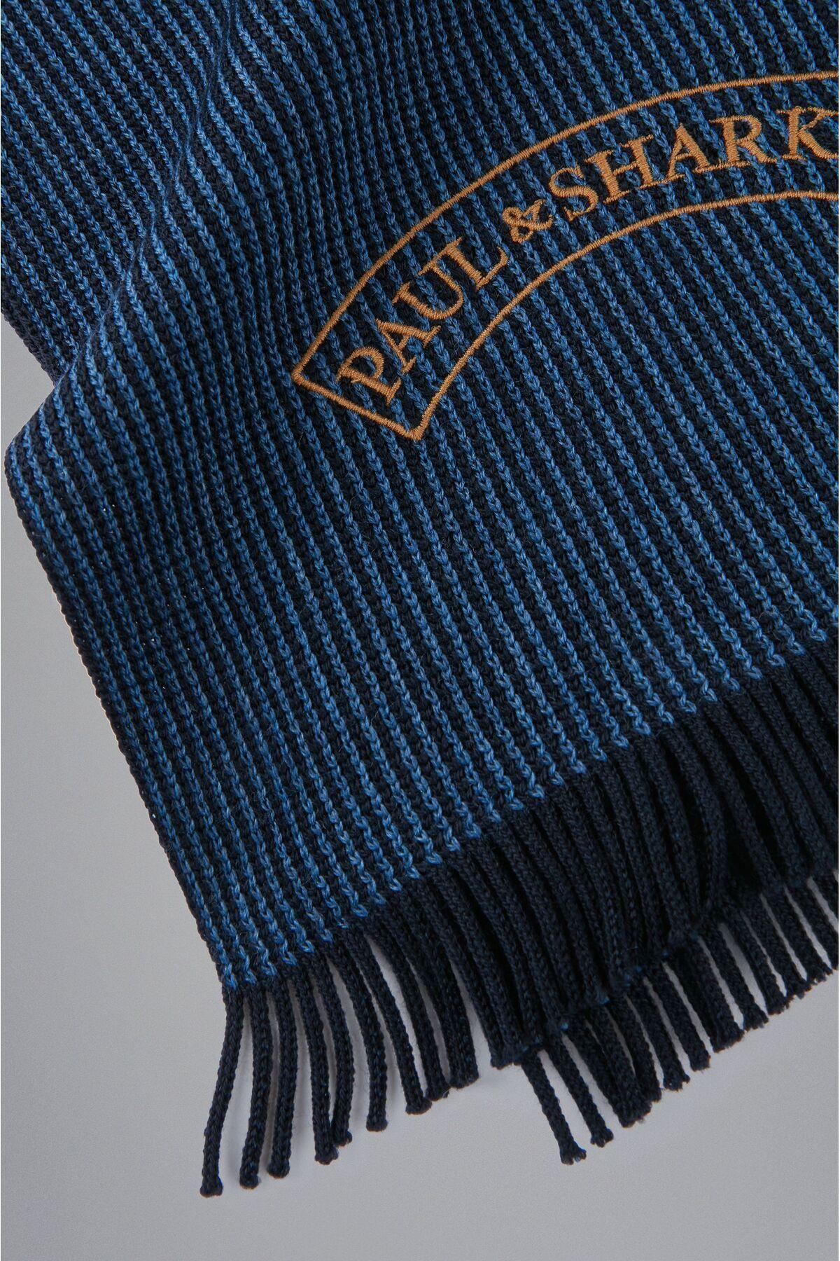 mens-woollen-scarf-c5720b.jpg