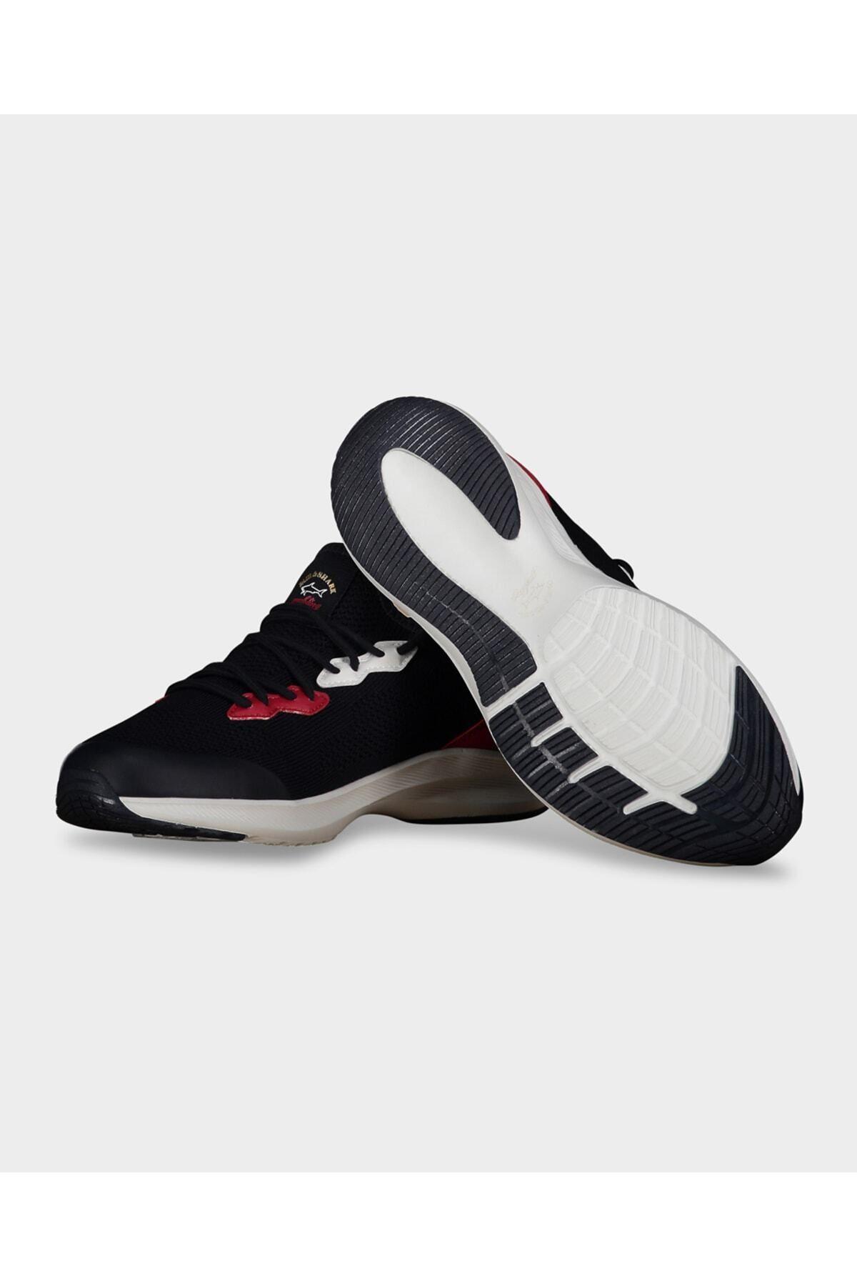 sneakers-00e8a6.jpg