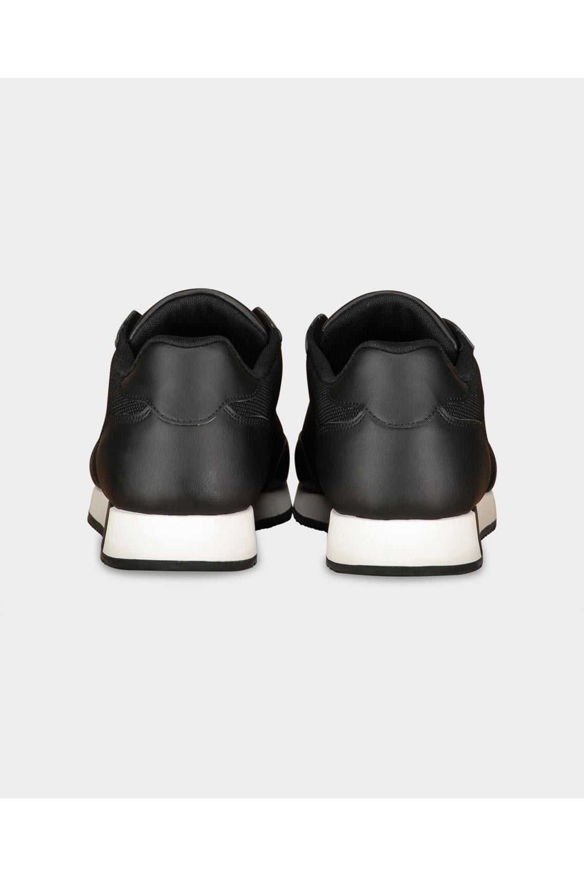 sneakers-0bc-a7.jpg