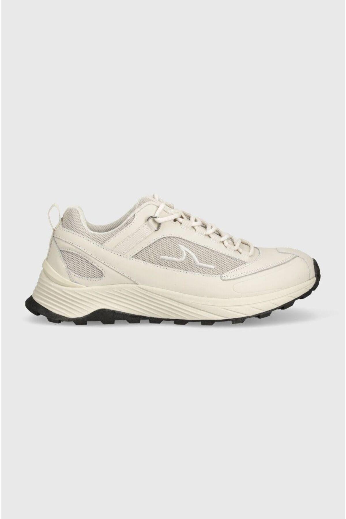 sneakers-16d9ae.jpg