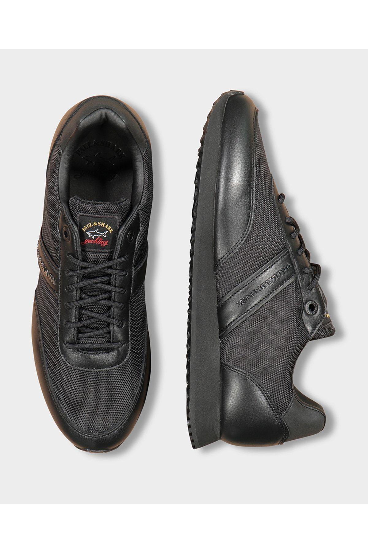 sneakers-287093.jpg