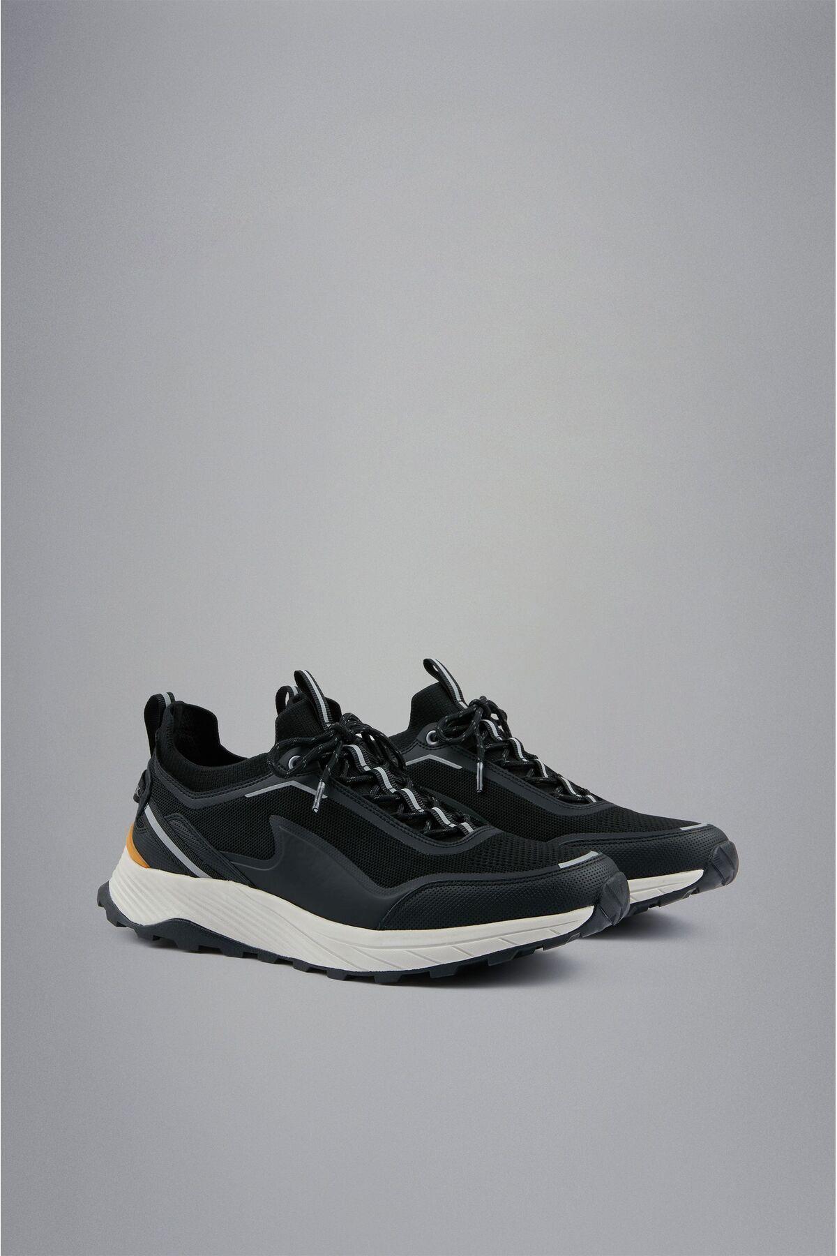 sneakers-2e2f66.jpg