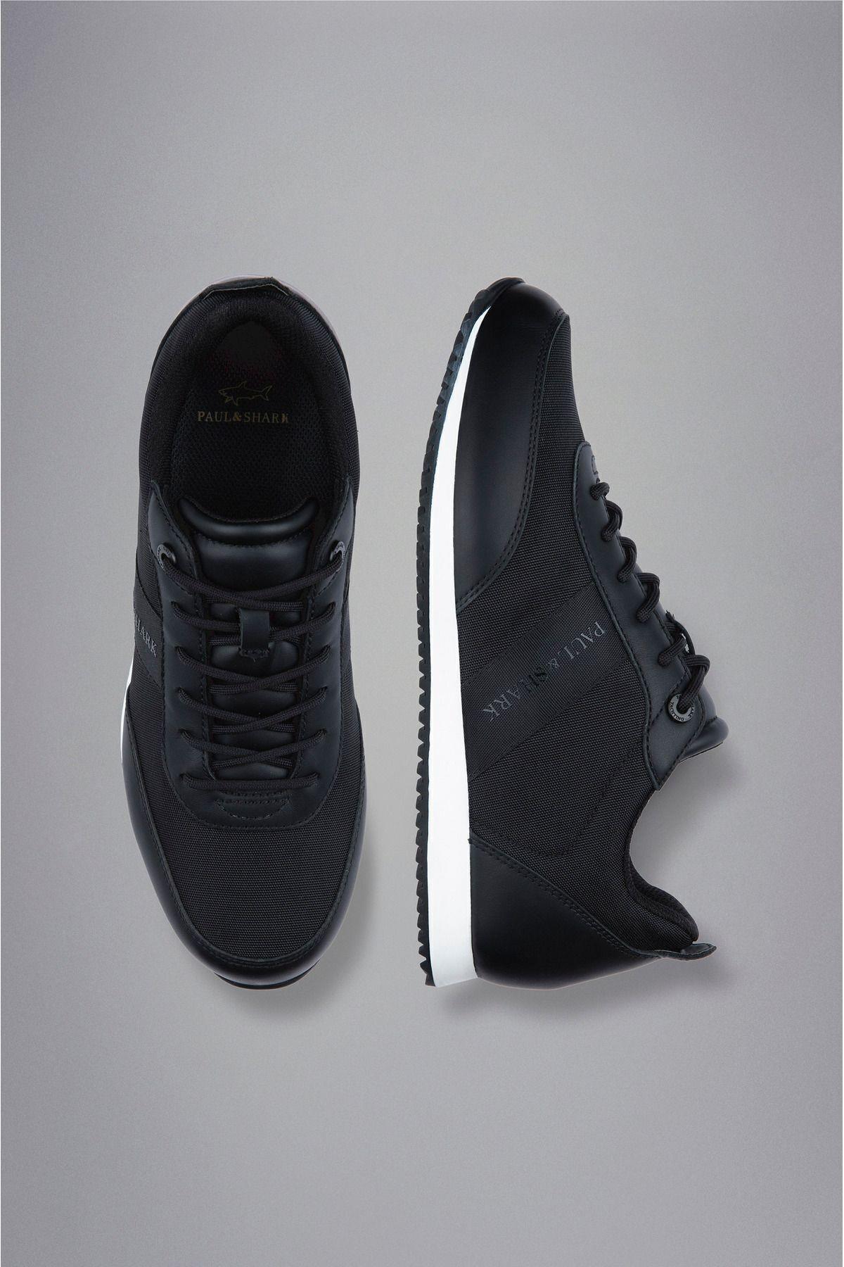 sneakers-2f7829.jpg