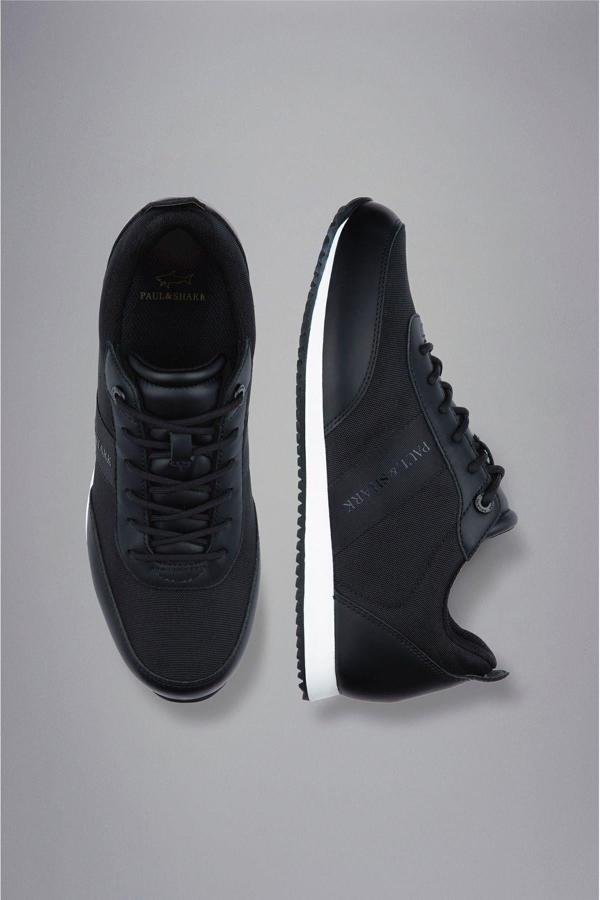 sneakers-38ac2e.jpg