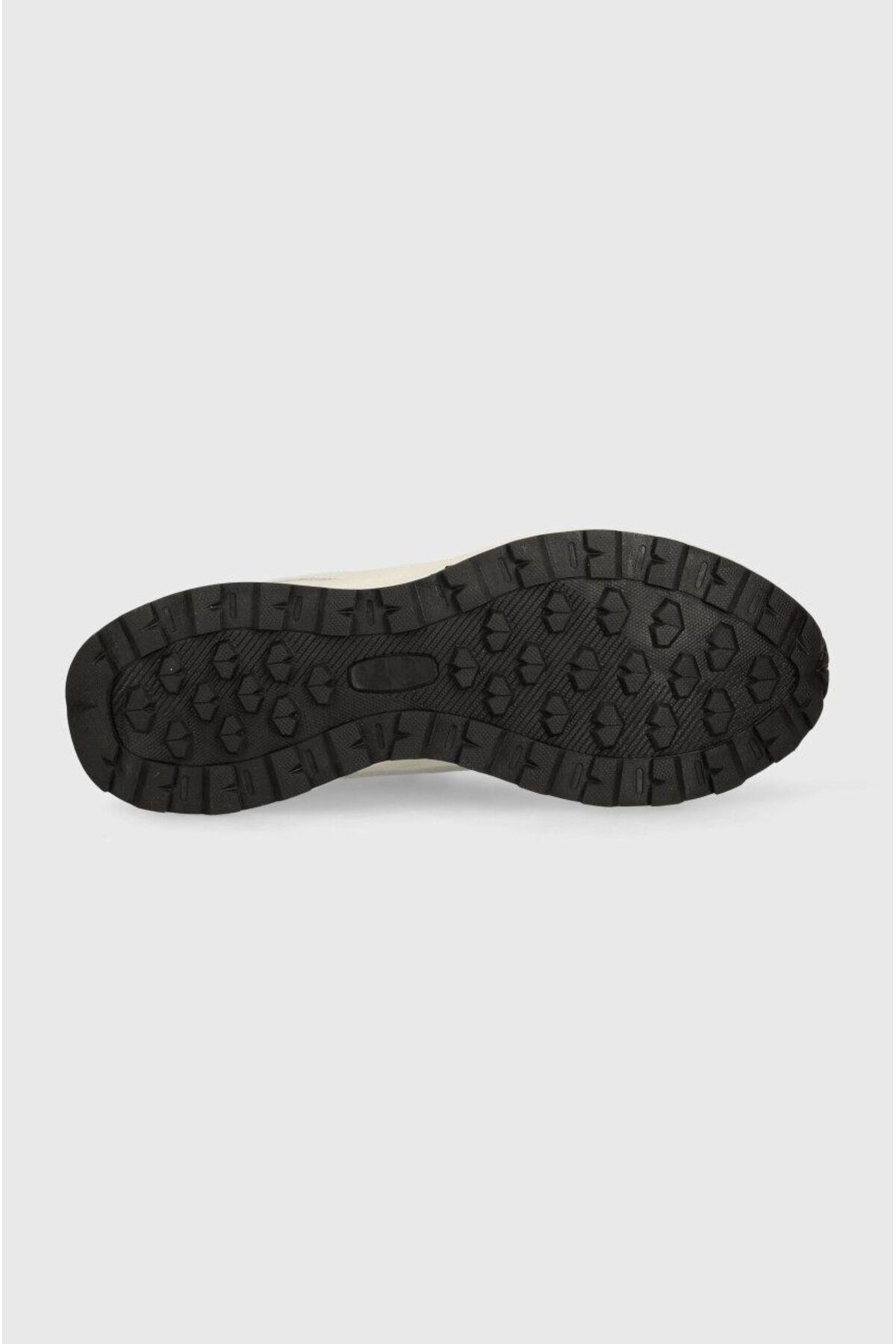 sneakers-4-ccbf.jpg