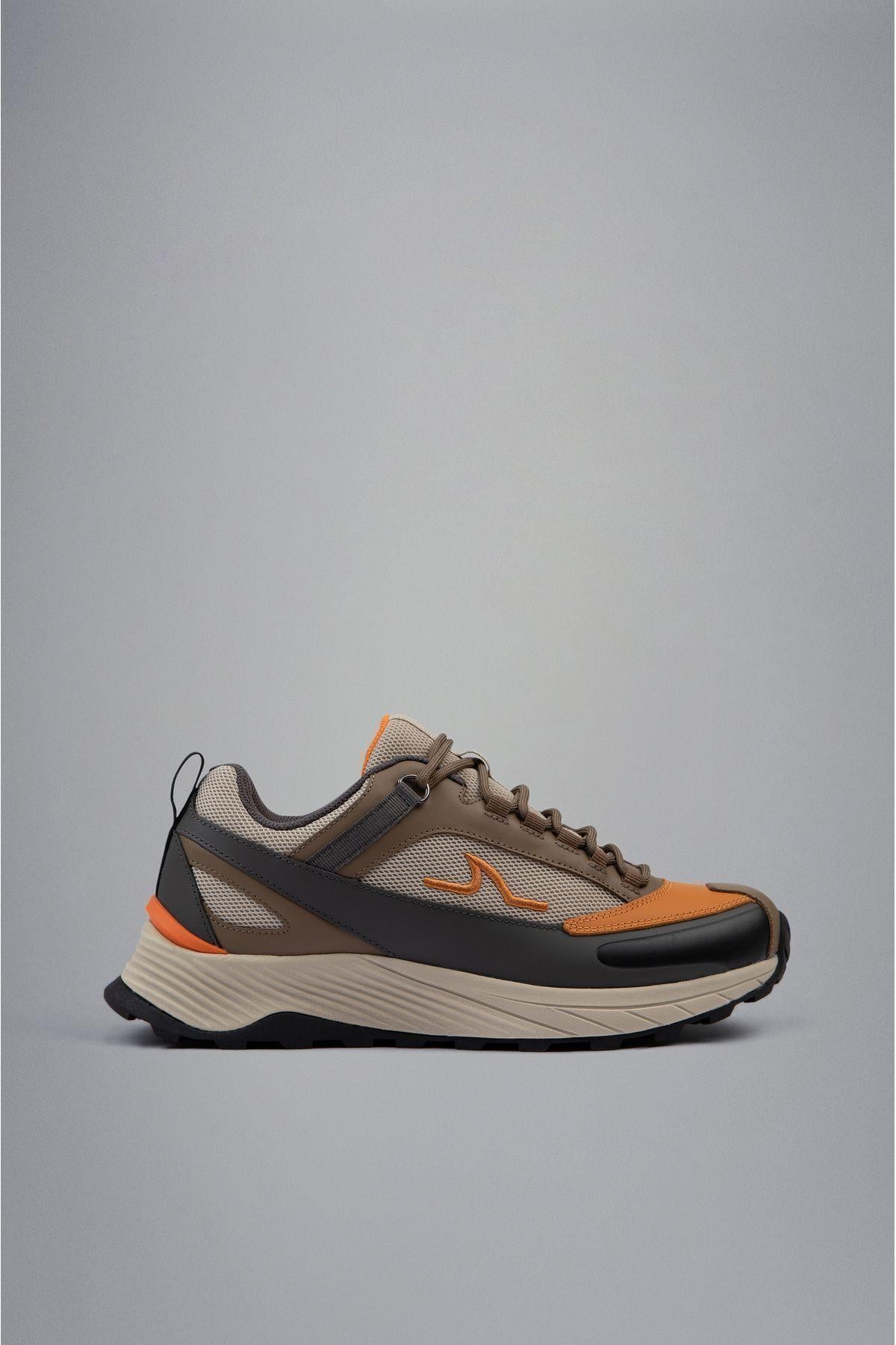 sneakers-48-934.jpg