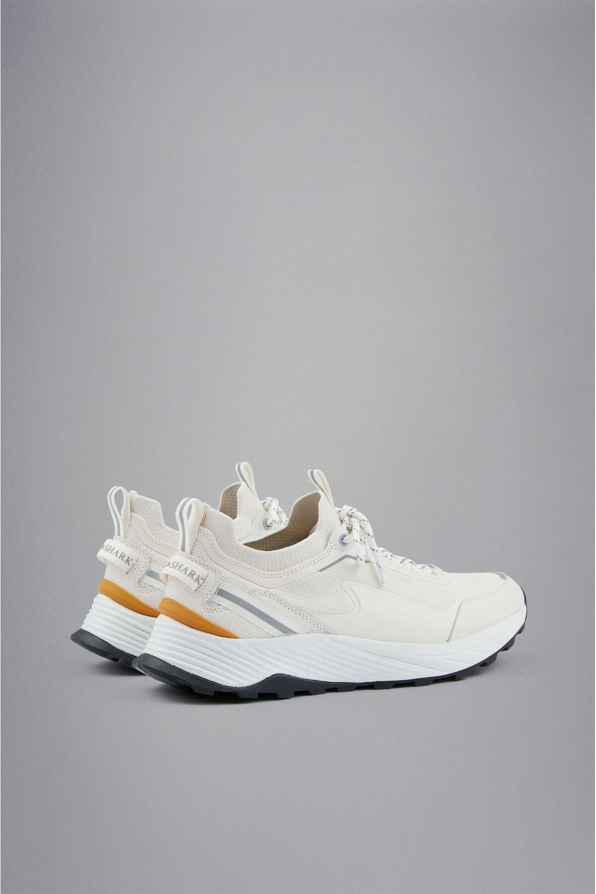 sneakers-4a31-a.jpg