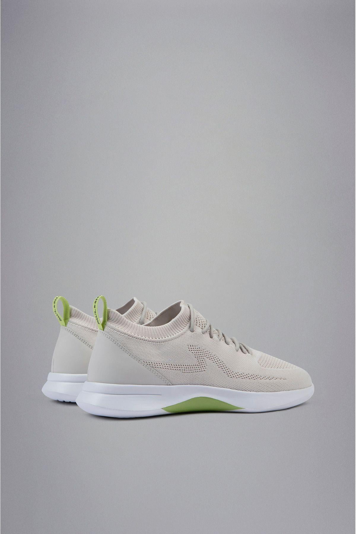 sneakers-52-7be.jpg