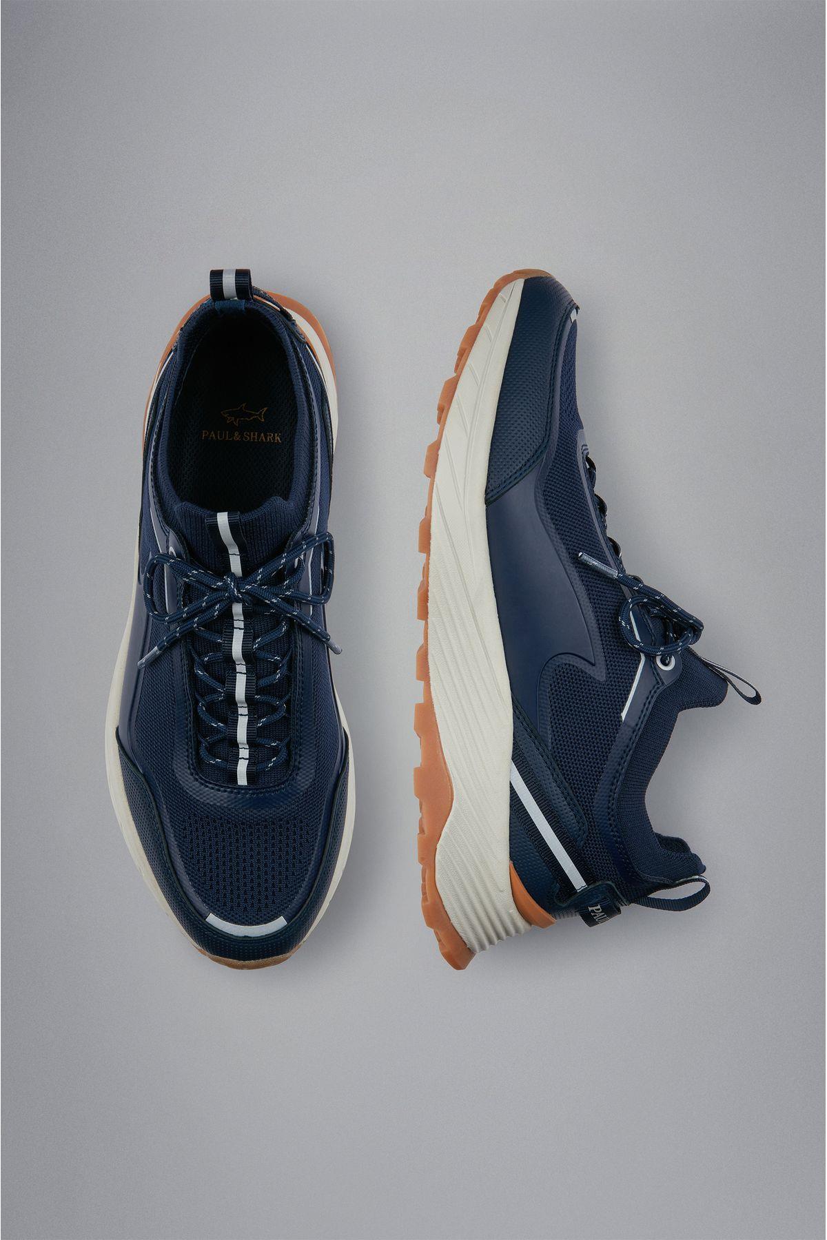 sneakers-7c0d0c.jpg