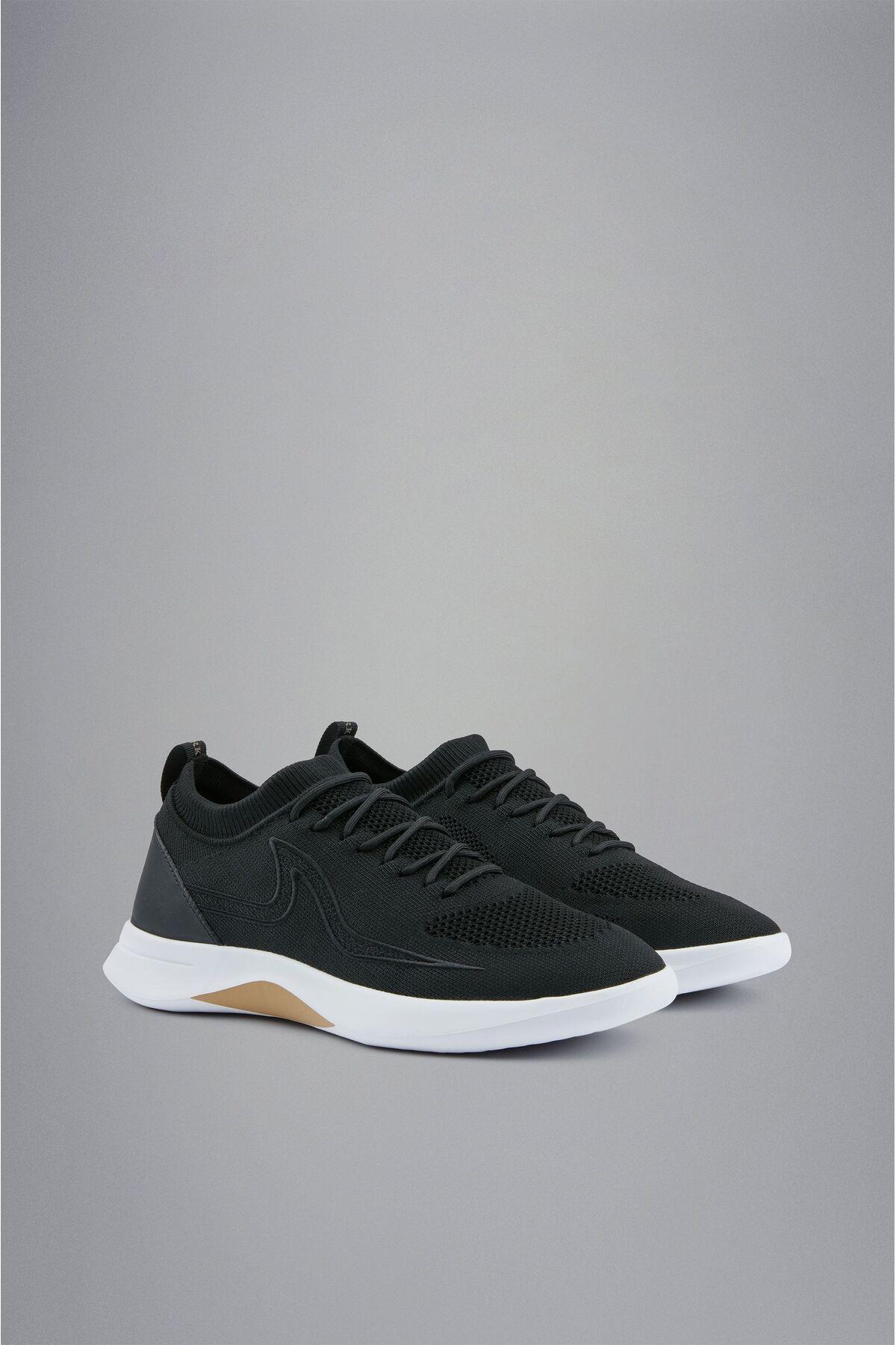 sneakers-8d6f92.jpg