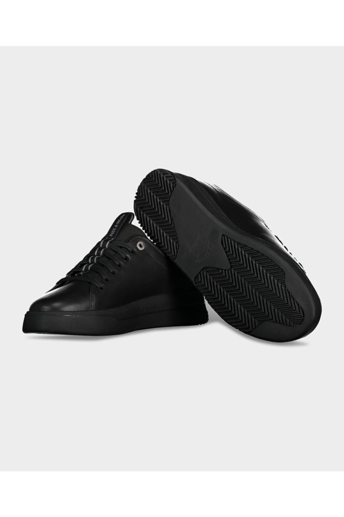 sneakers-9c8d-d.jpg