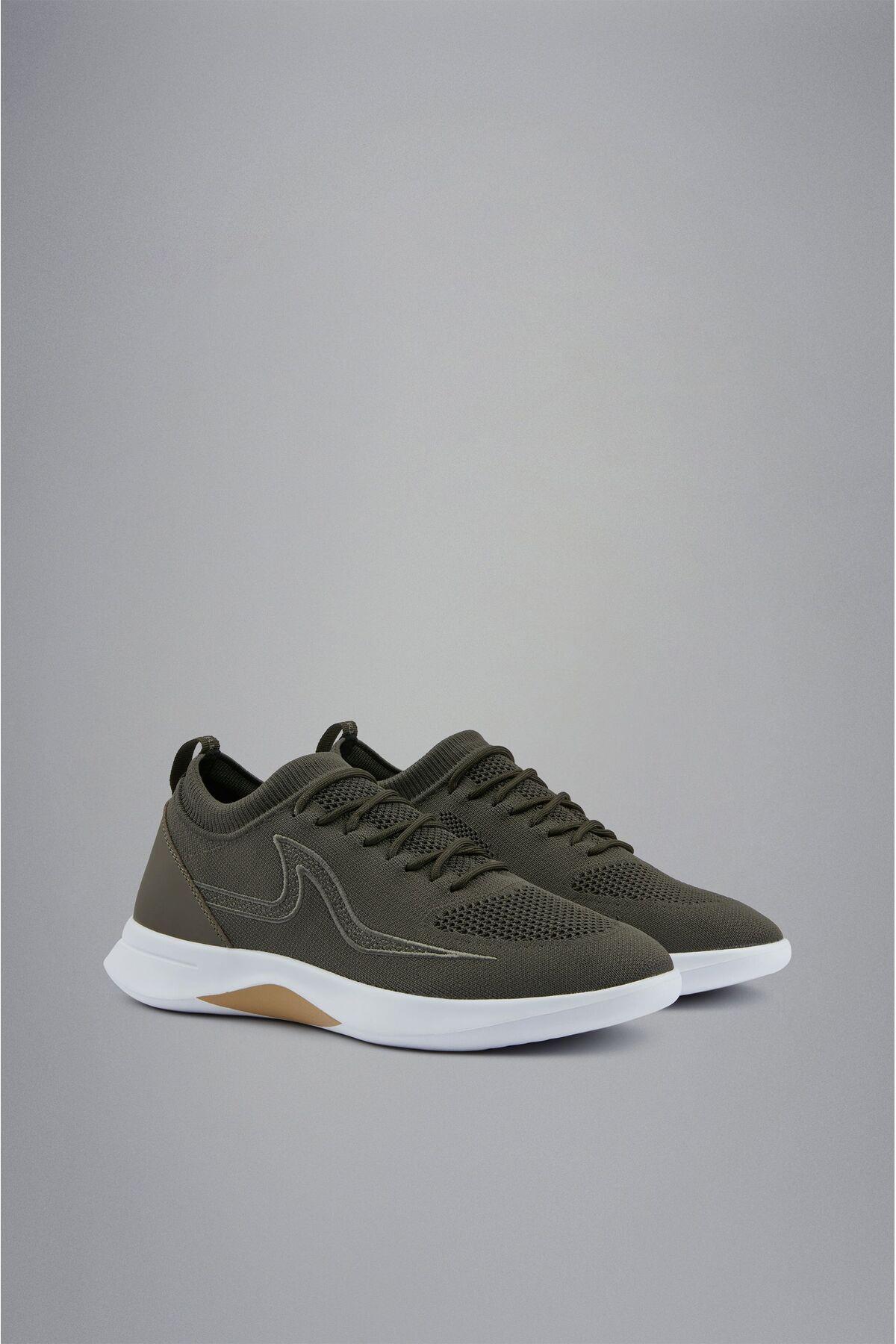 sneakers-9cf-4d.jpg