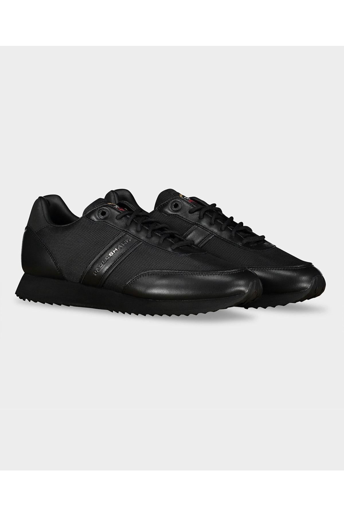 sneakers-bd9e10.jpg