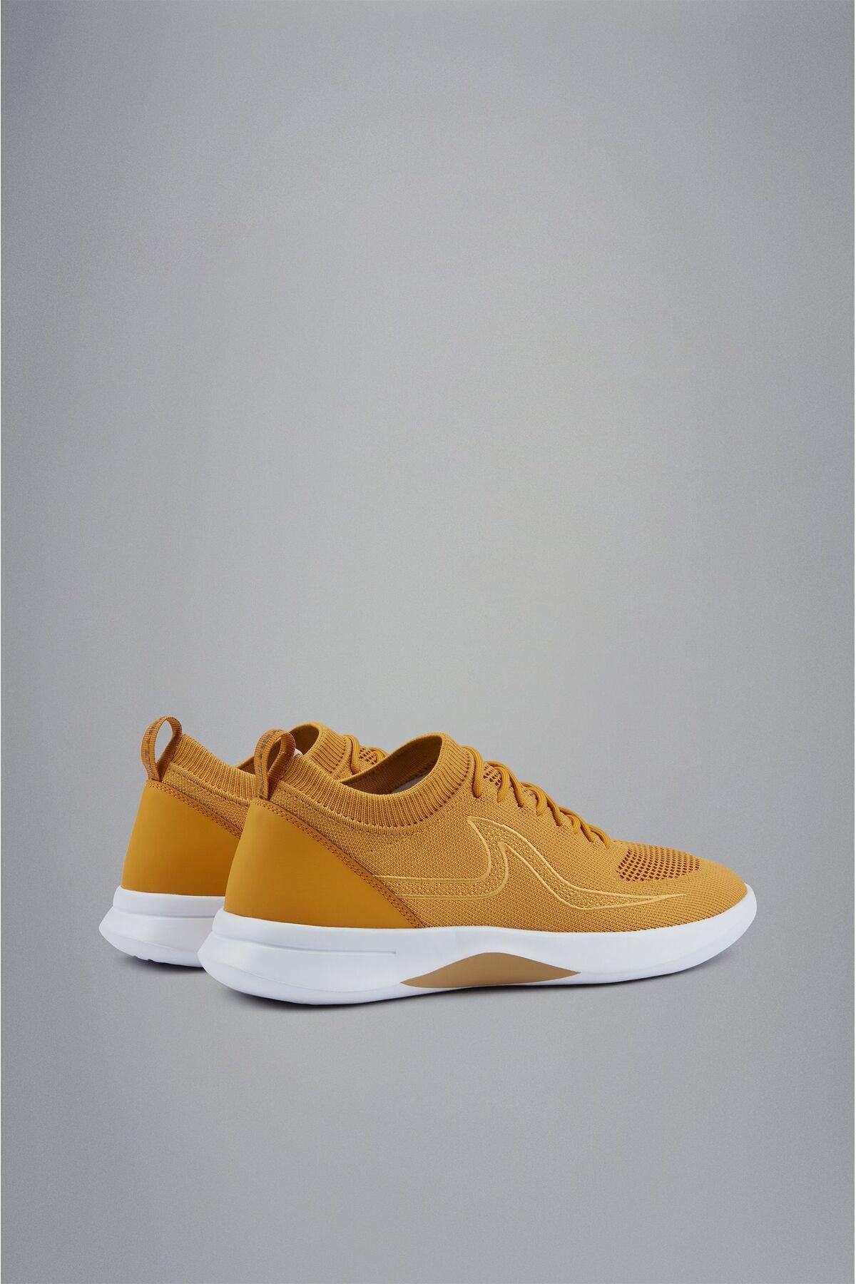 sneakers-c20a1a.jpg