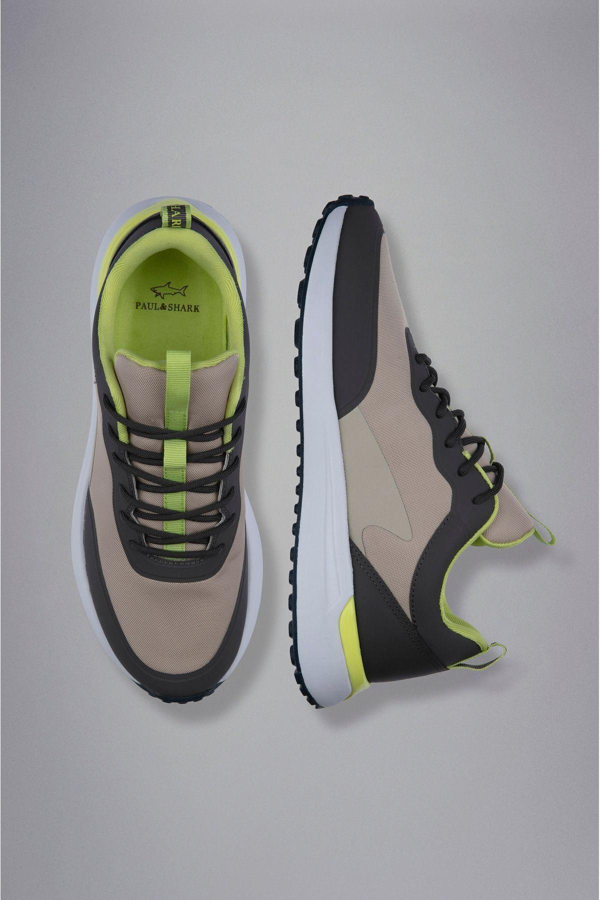 sneakers-e-eaa7.jpg