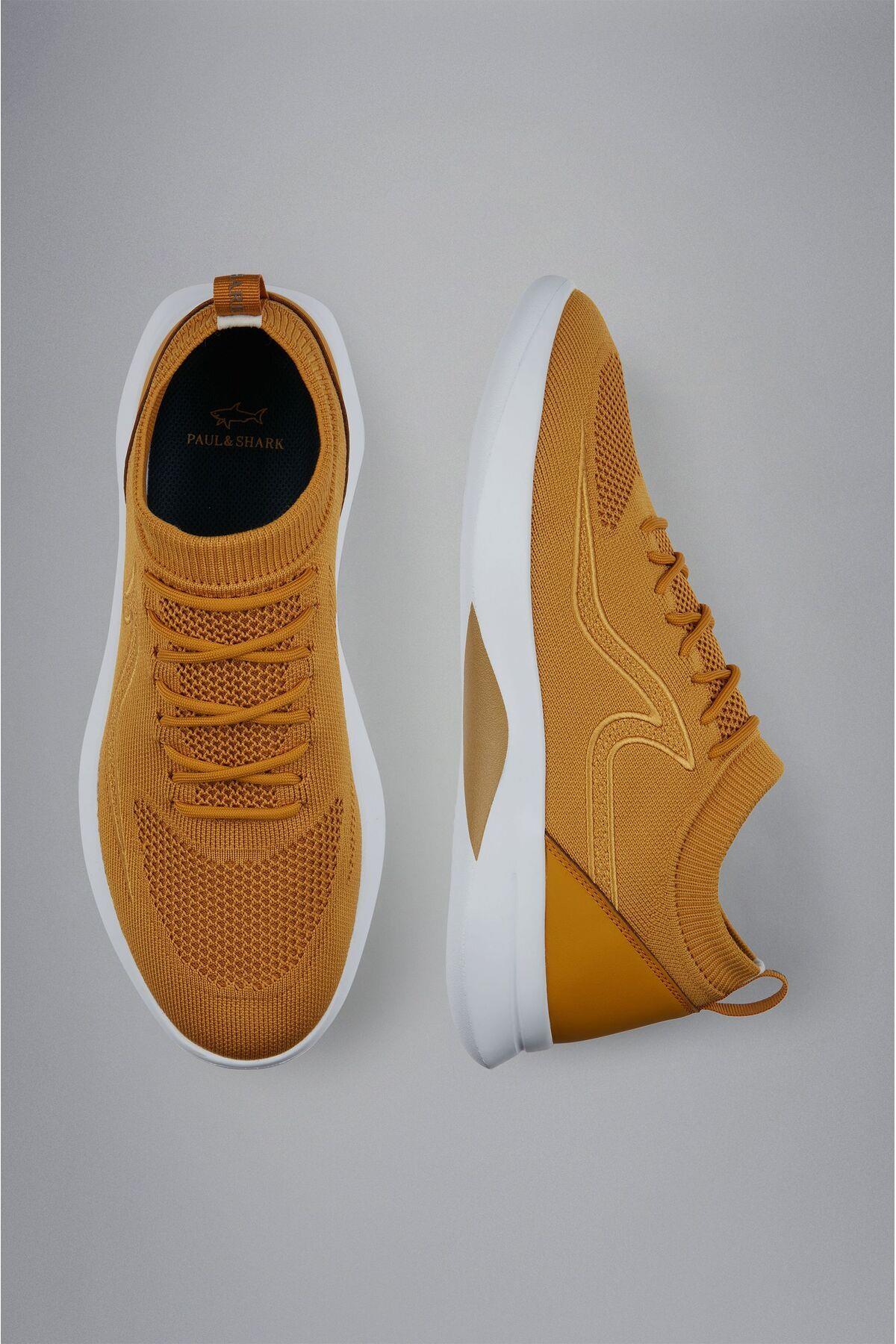 sneakers-e3bc3-.jpg