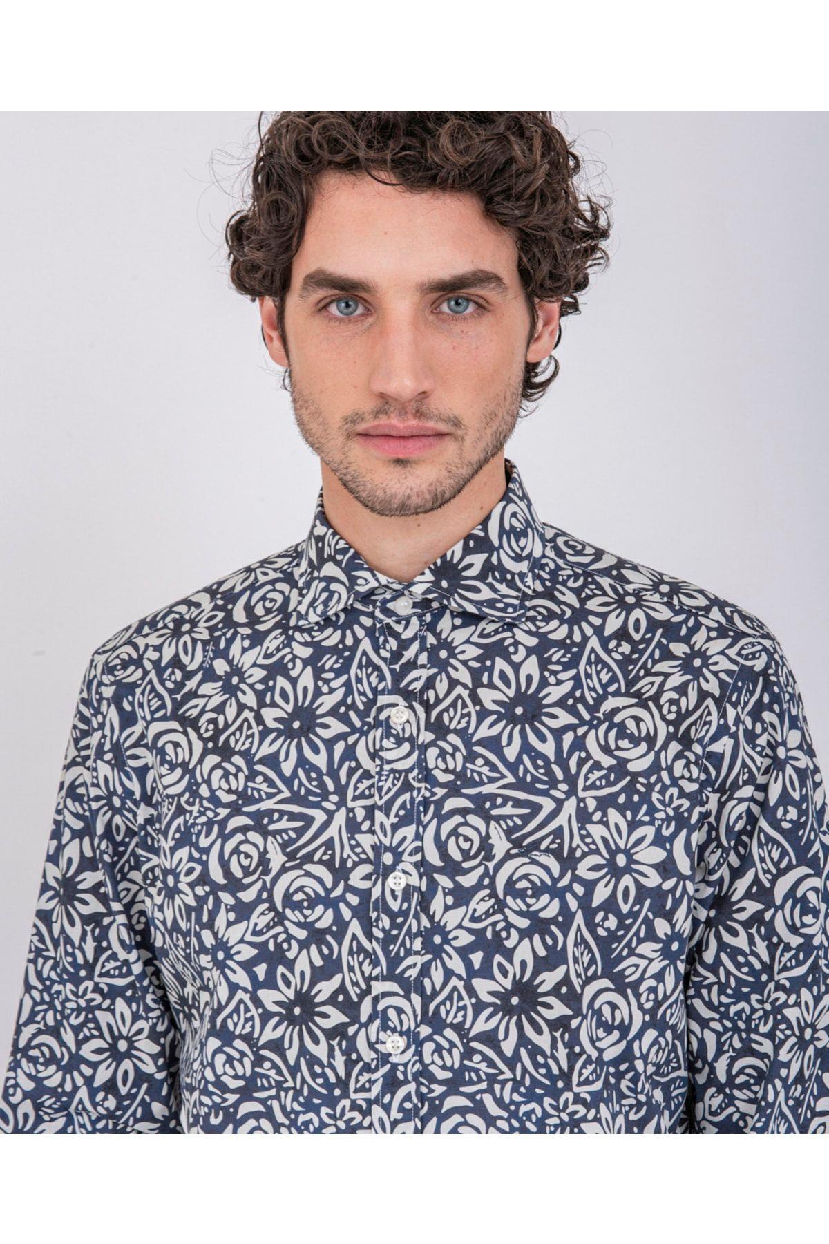 stretch-shirt-0dd9f8.jpg