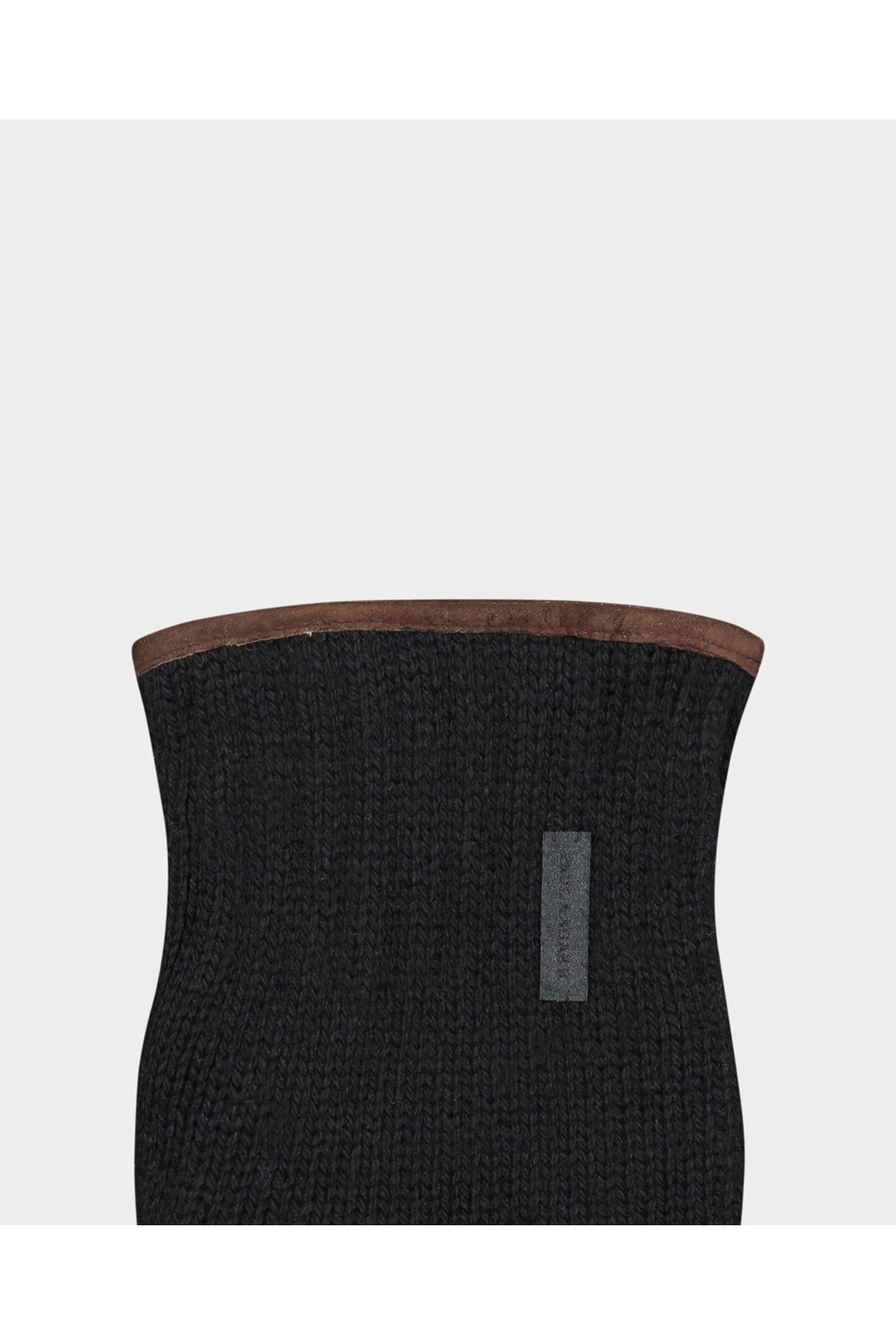 wool-knit-gloves-64a6a3.jpg
