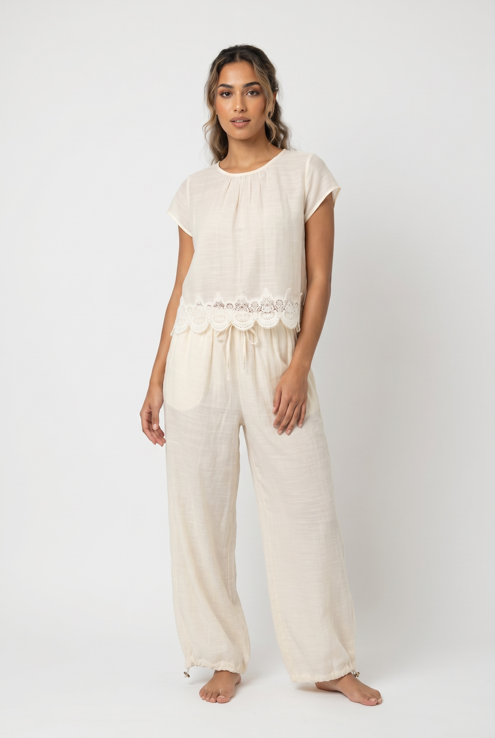 BİYELİ ŞALVAR PANT&ETEĞİ DANTELLİ BLUZ