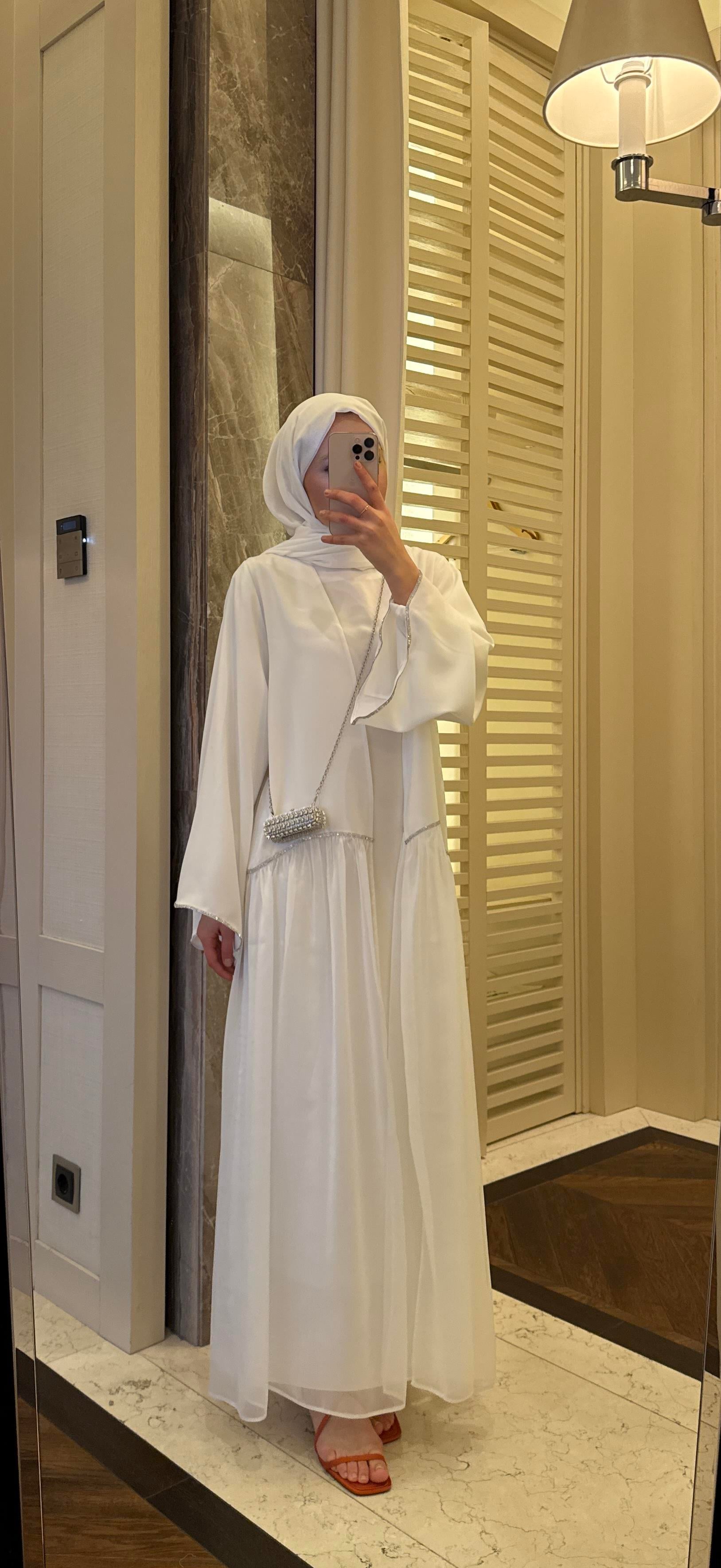 Beyaz abaya takım