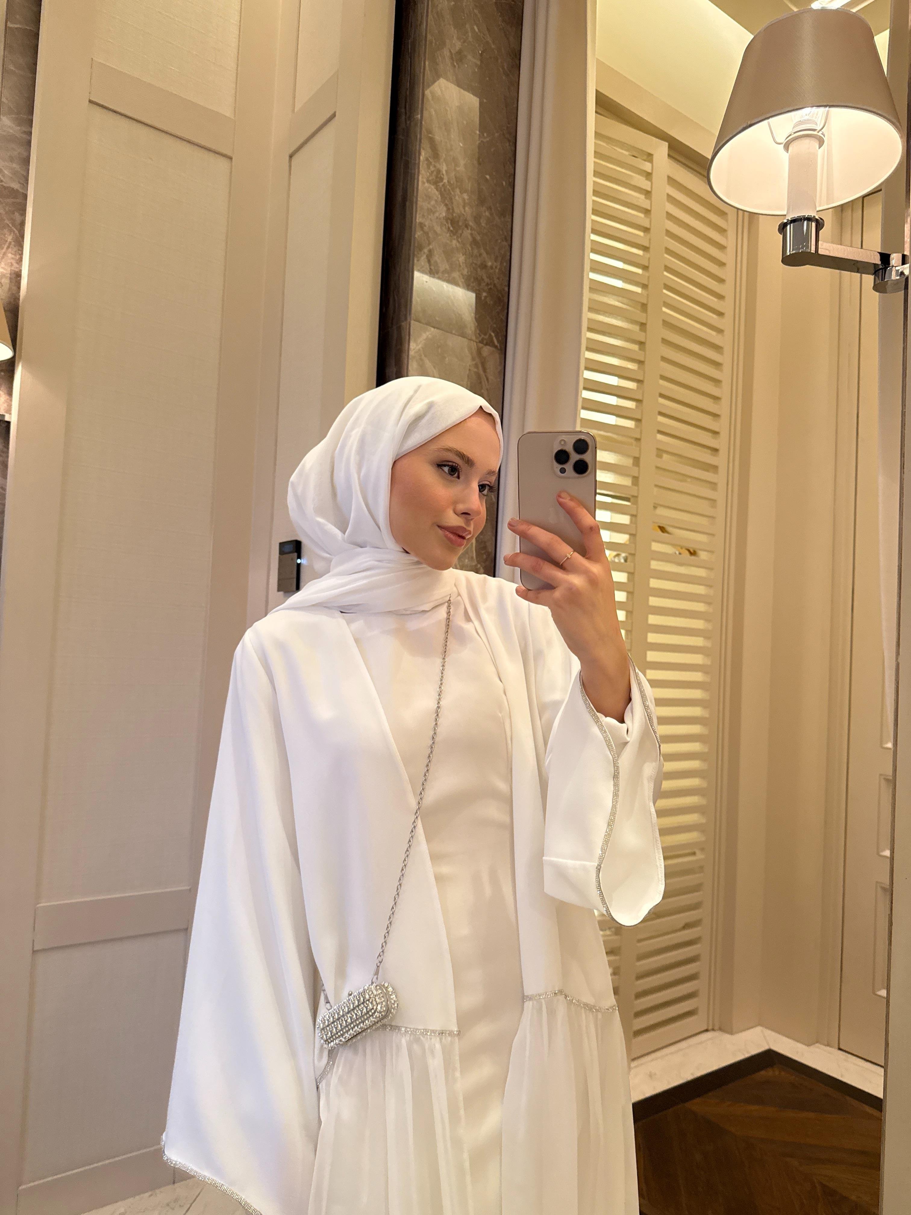 Beyaz abaya takım