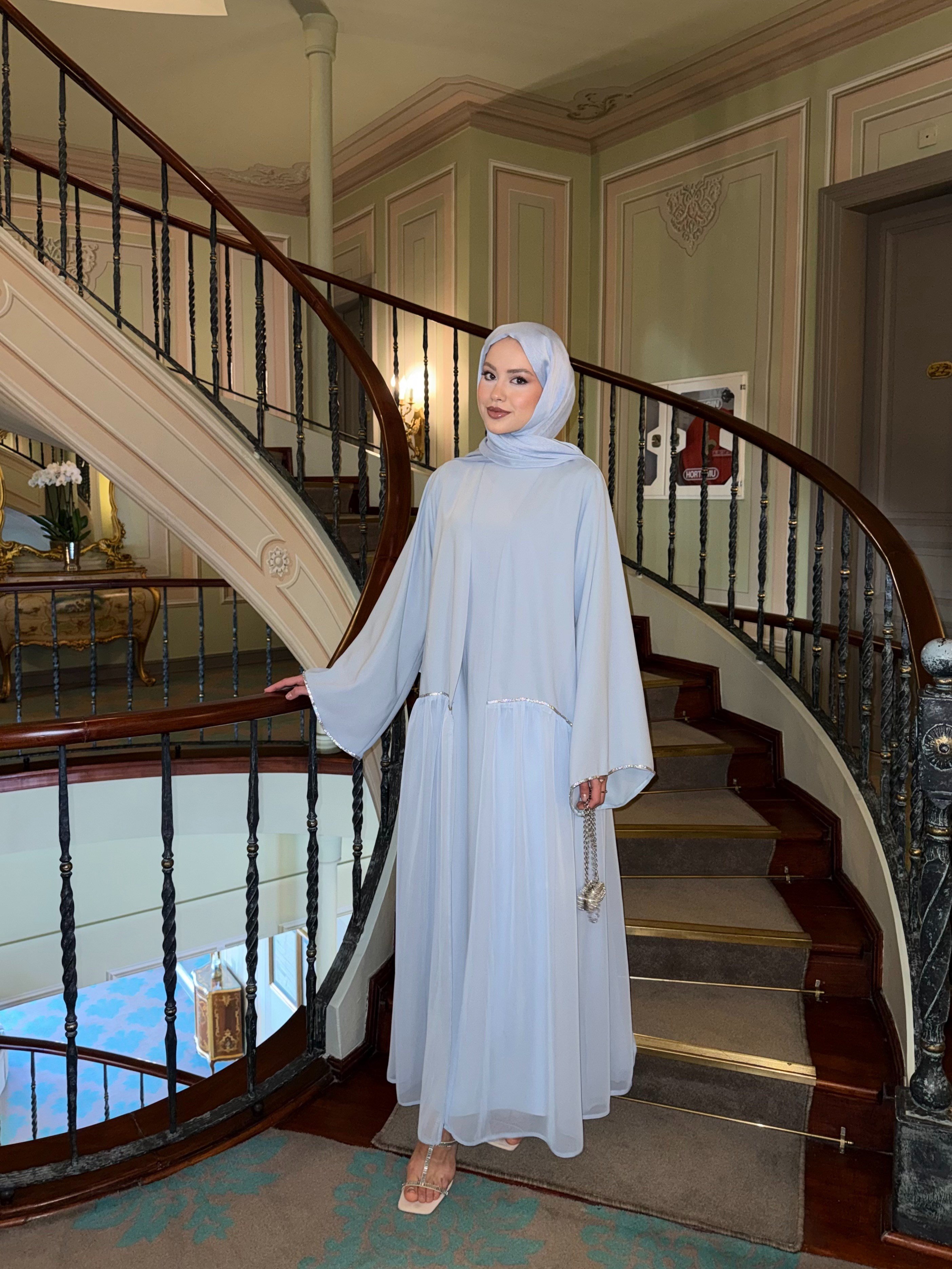 Mavi abaya takım