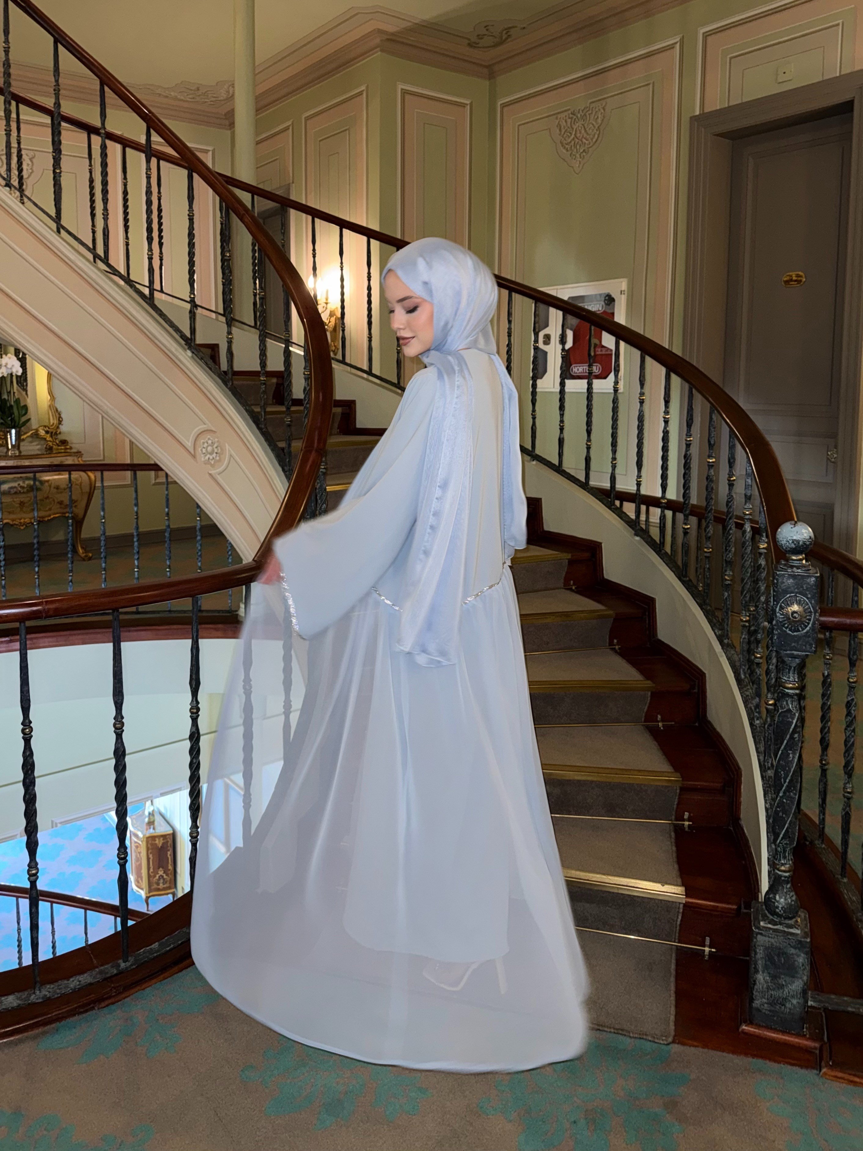 Mavi abaya takım