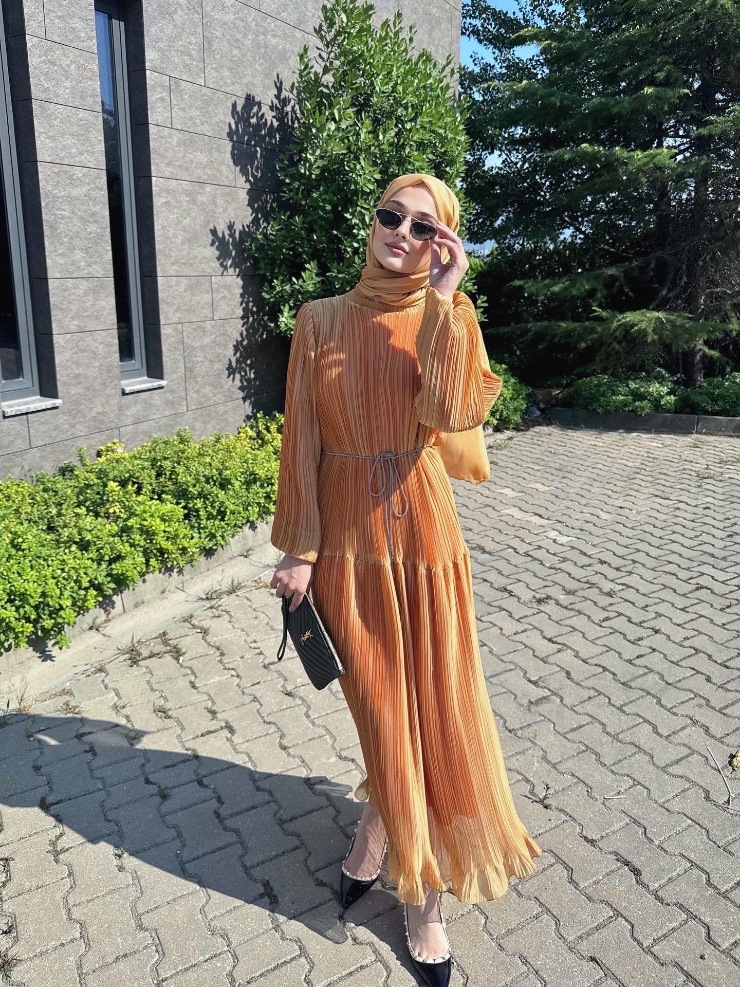 Mina şeftali tonu elbise 