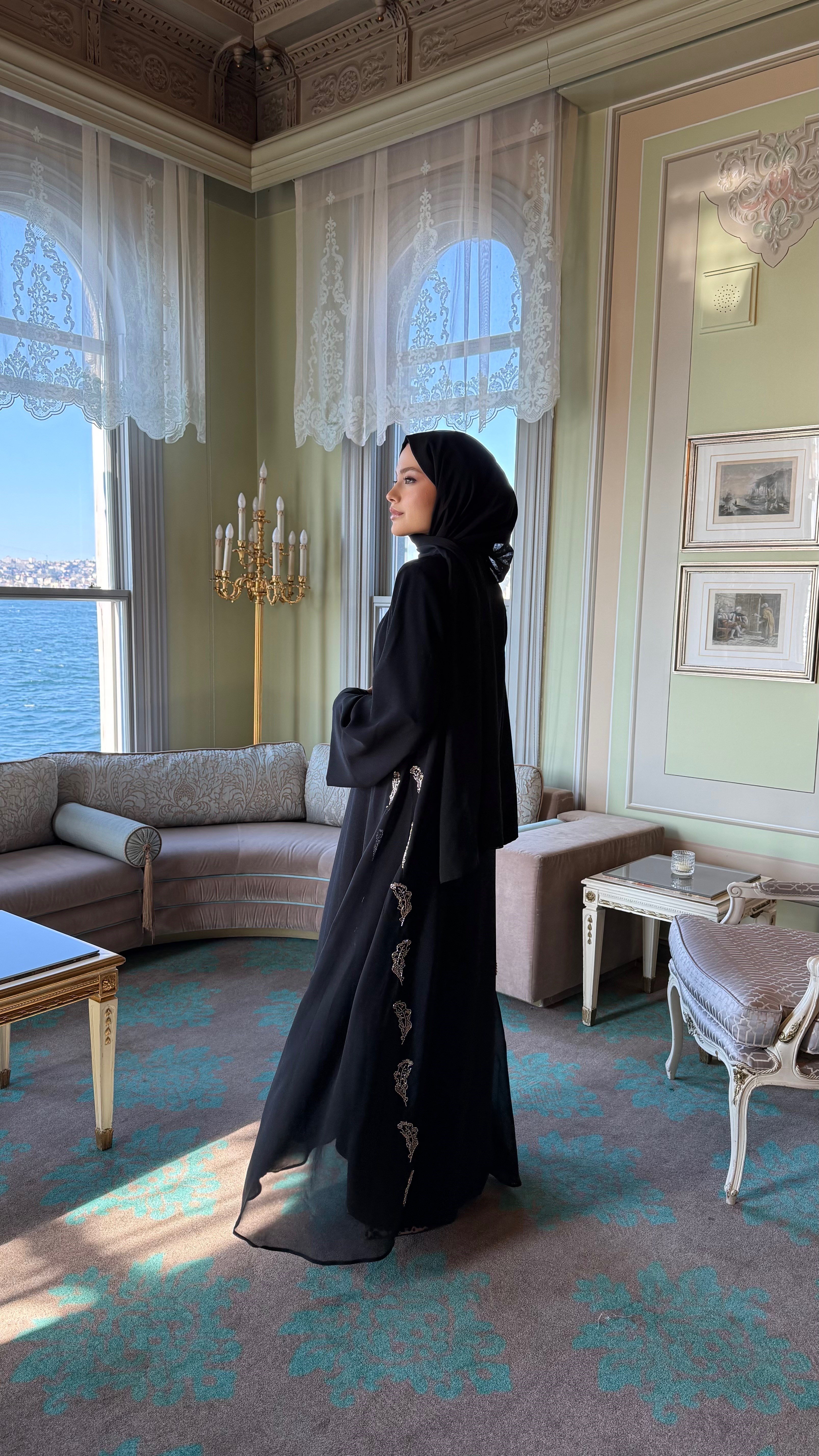 Nakış işlemeli Siyah abaya takım