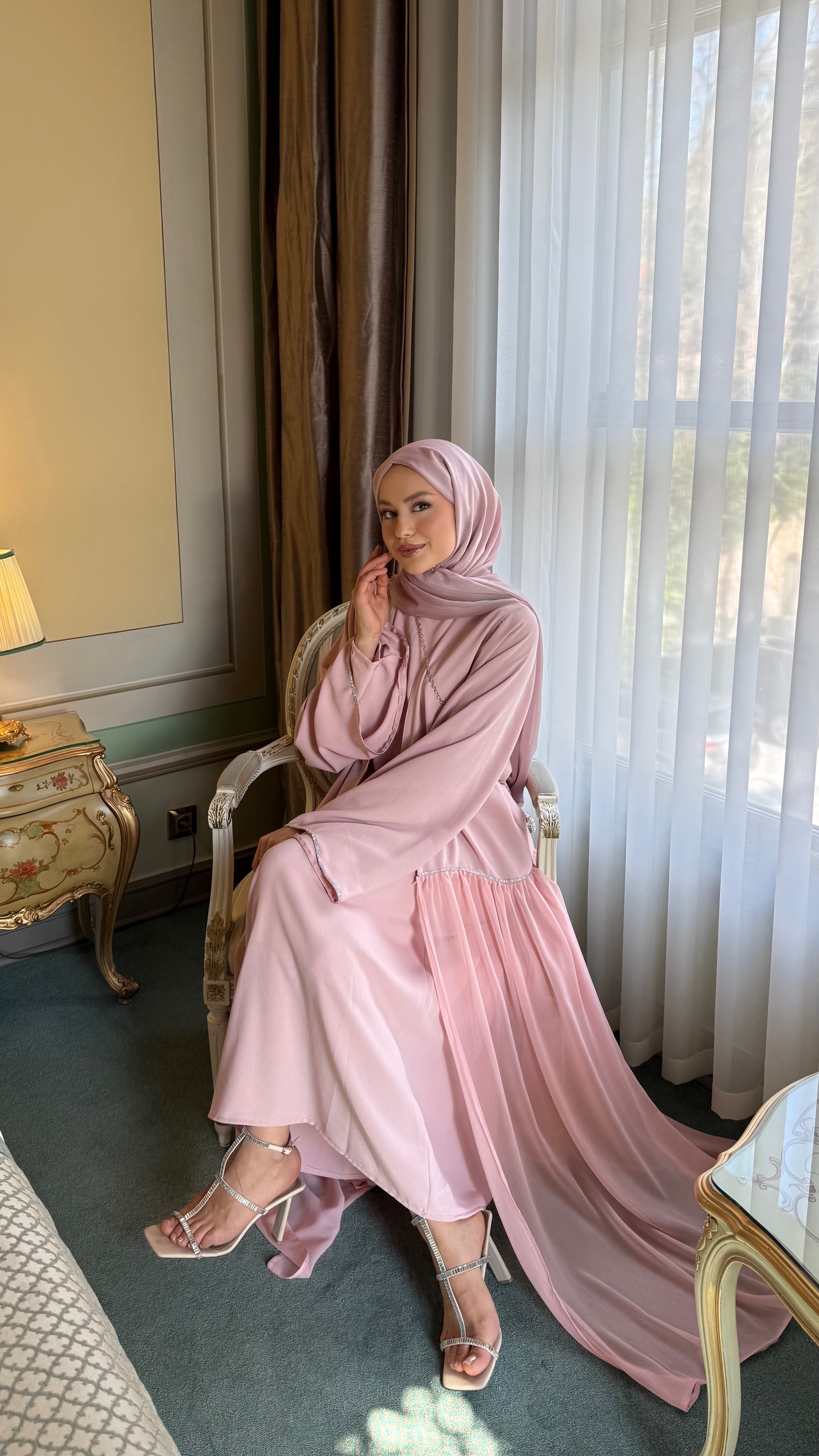 Pembe abaya takım