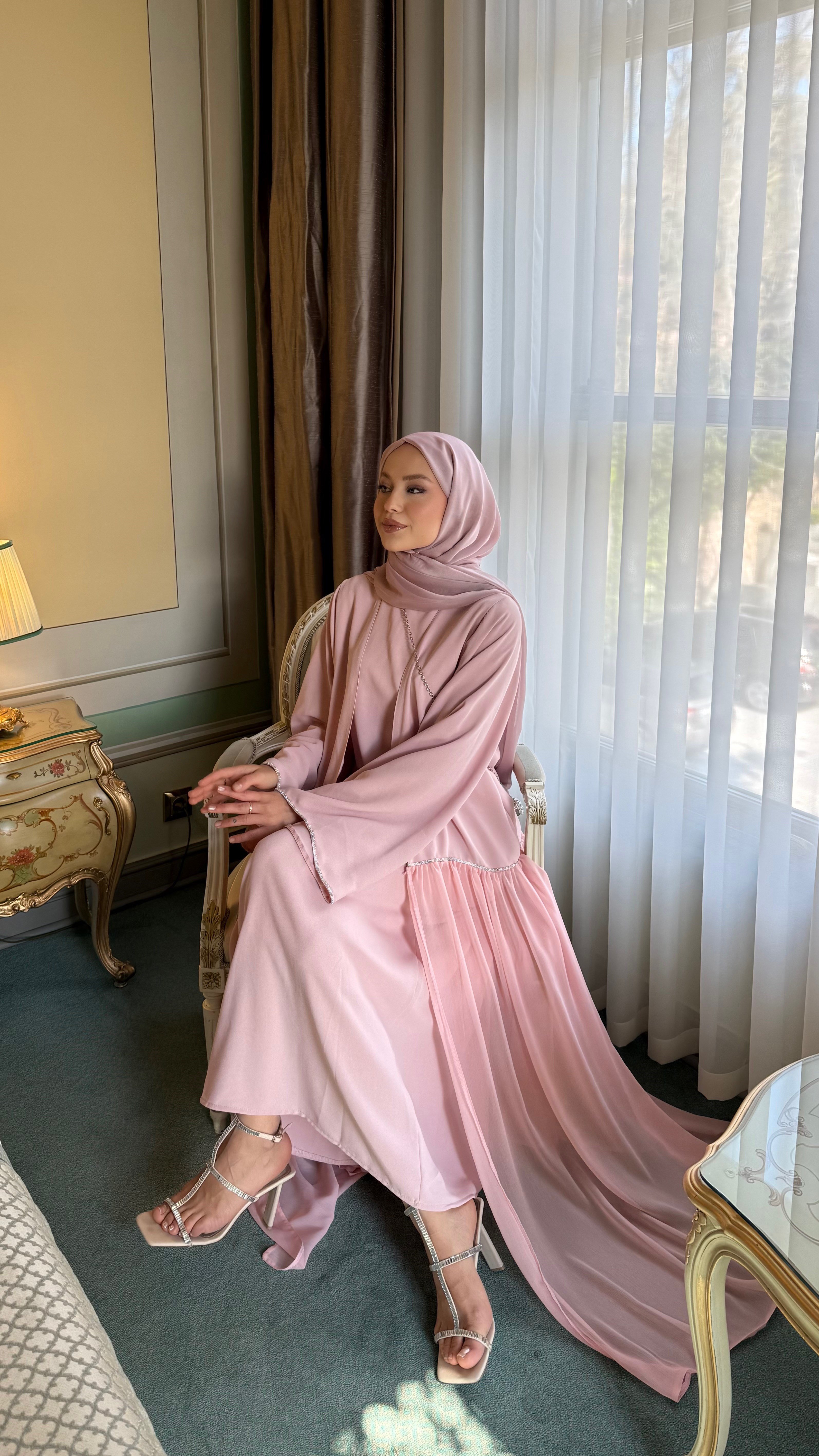 Pembe abaya takım