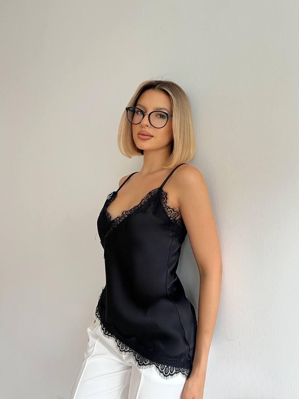 Kadın Abiye Ayarlanabilir İp Askılı Dantel İşleme Detaylı V Yaka Abiye Bluz