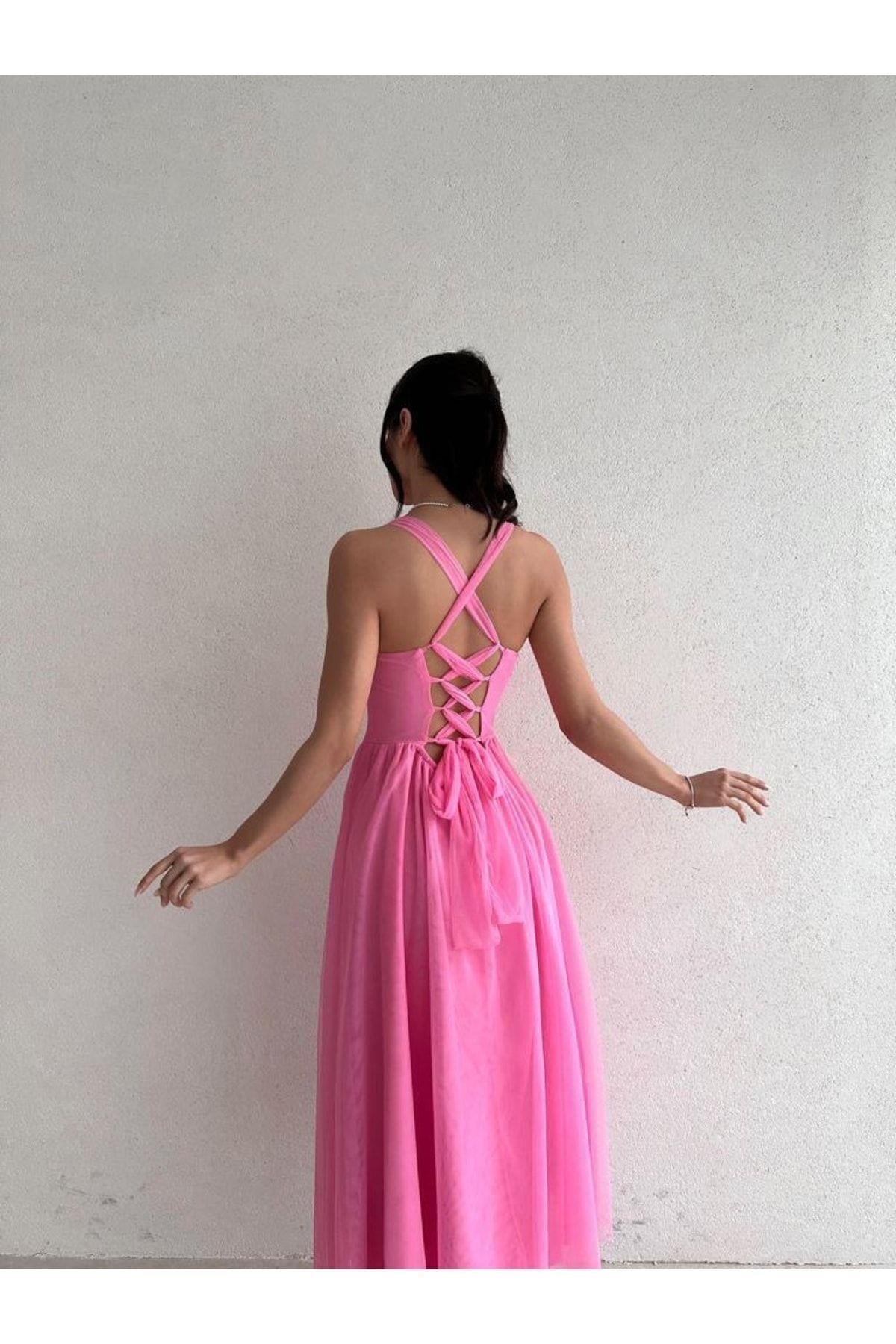 Tül Detaylı Çapraz Dekolteli Askılı Midi Pembe Elbise