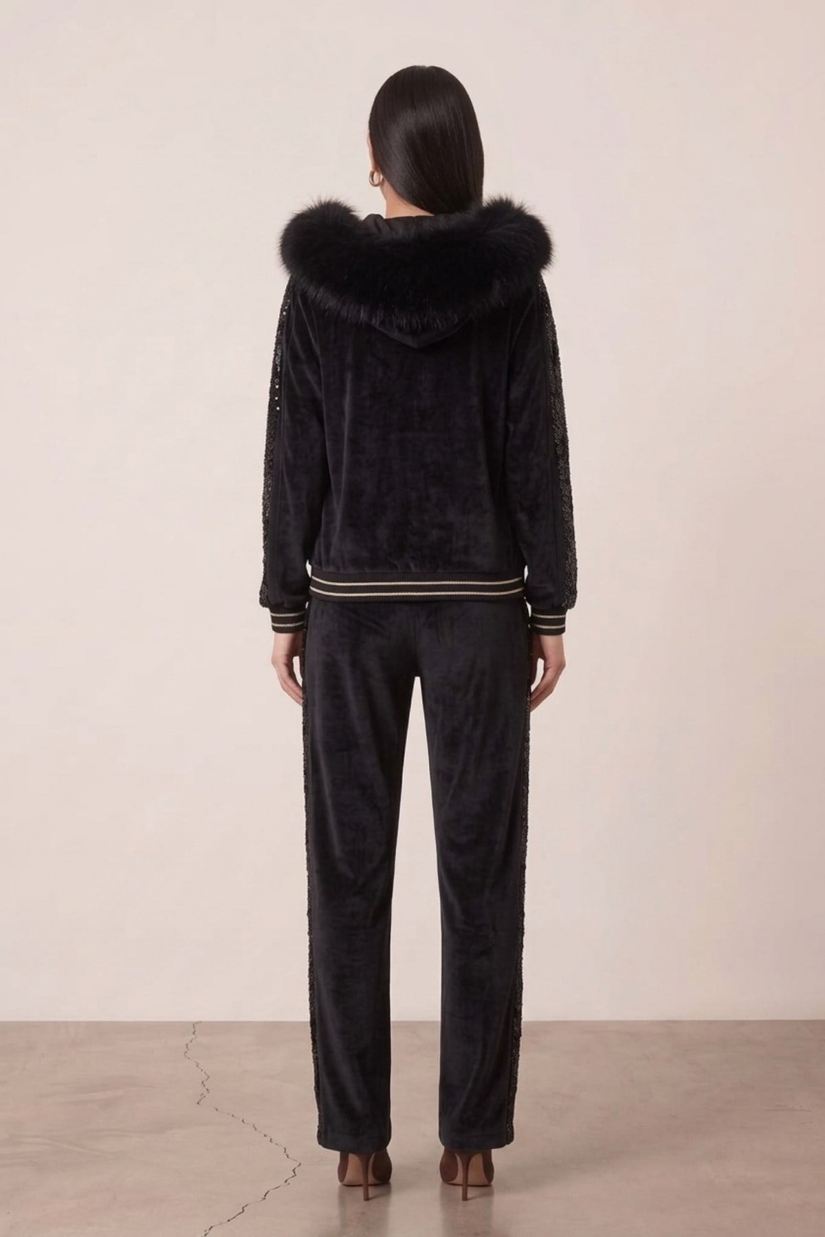 casual-siyah-kadife-esofman-ustu-bb72b7.jpg
