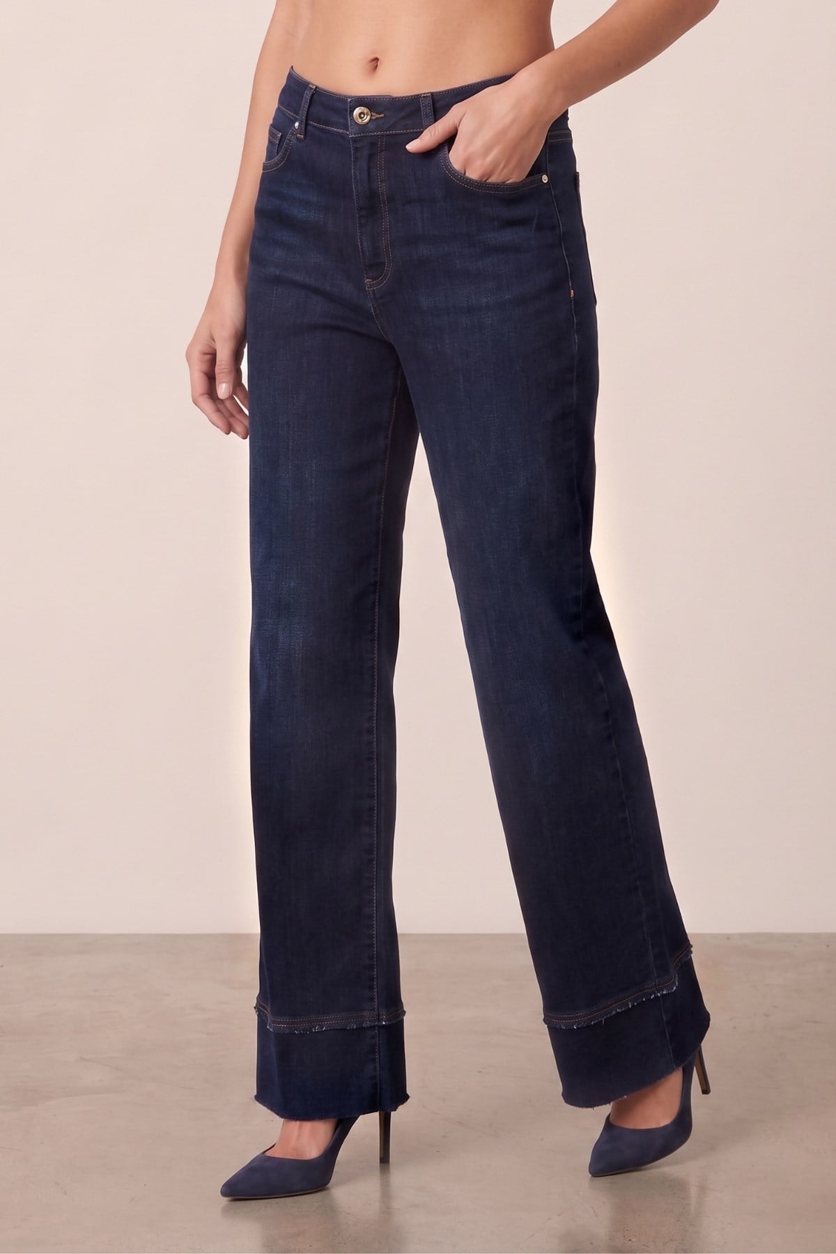 tas-detayli-mavi-jean-pantolon-b0-ac5.jpg
