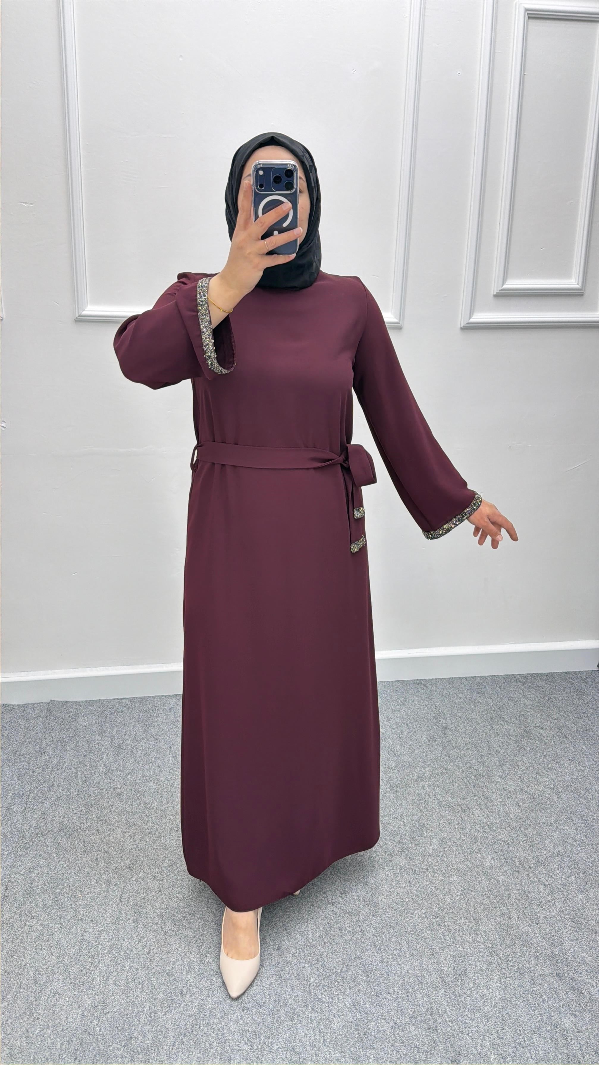 Bordo Taş Detaylı Krep Abaya