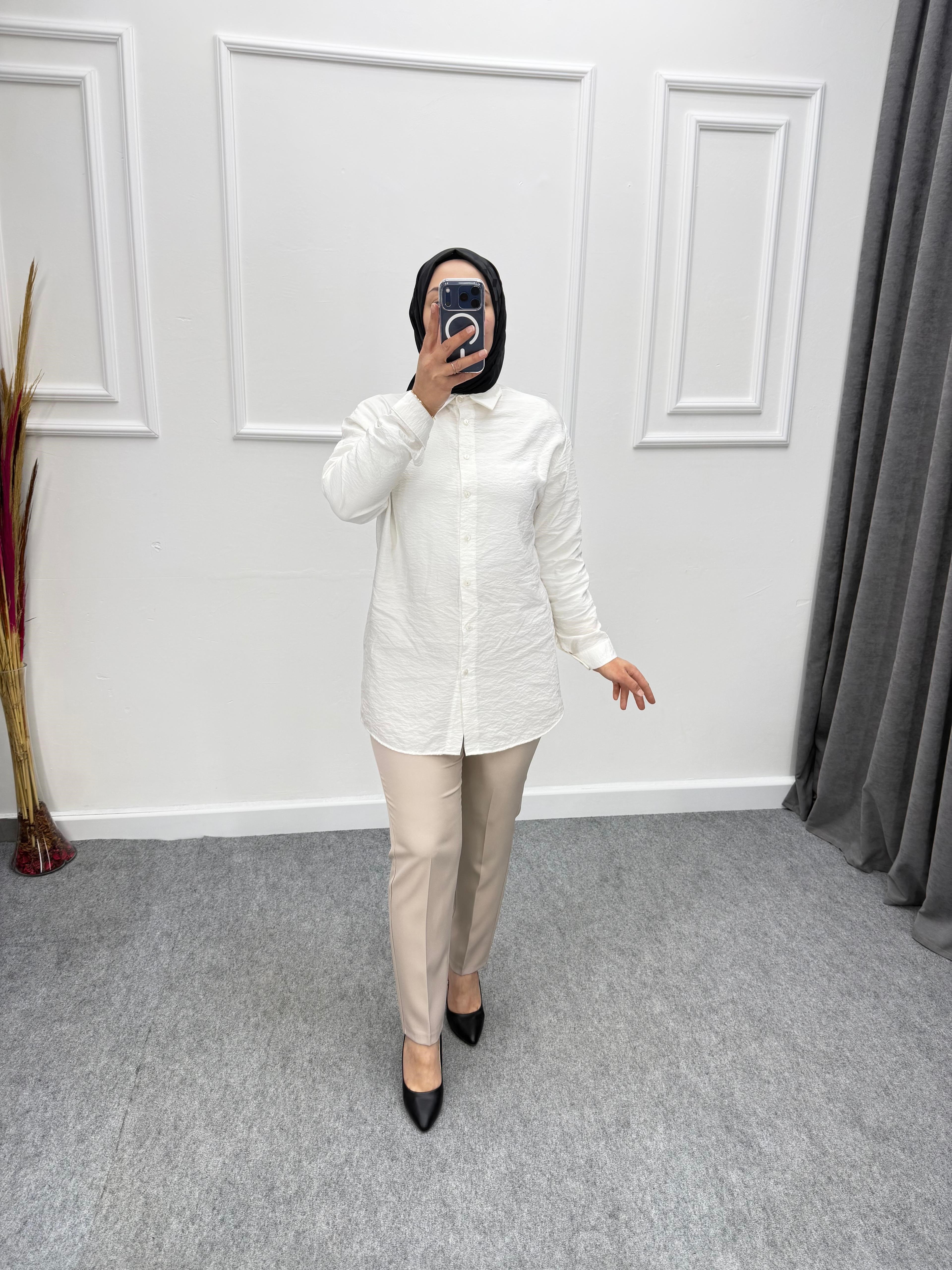 Krem Kemerli Kumaş Pantolon