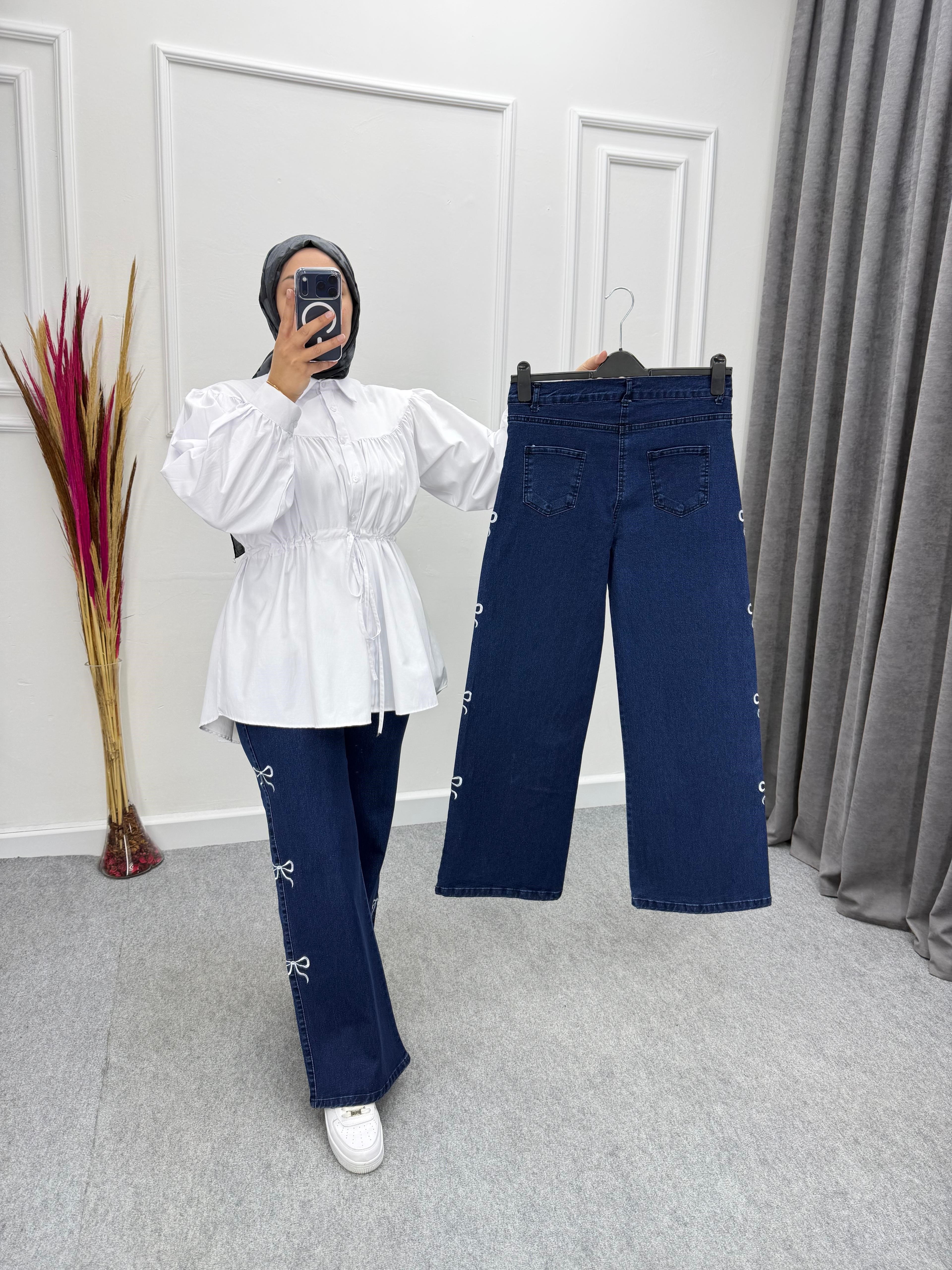 Lacivert Fiyonk Nakış İşlemeli Likralı Jeans's