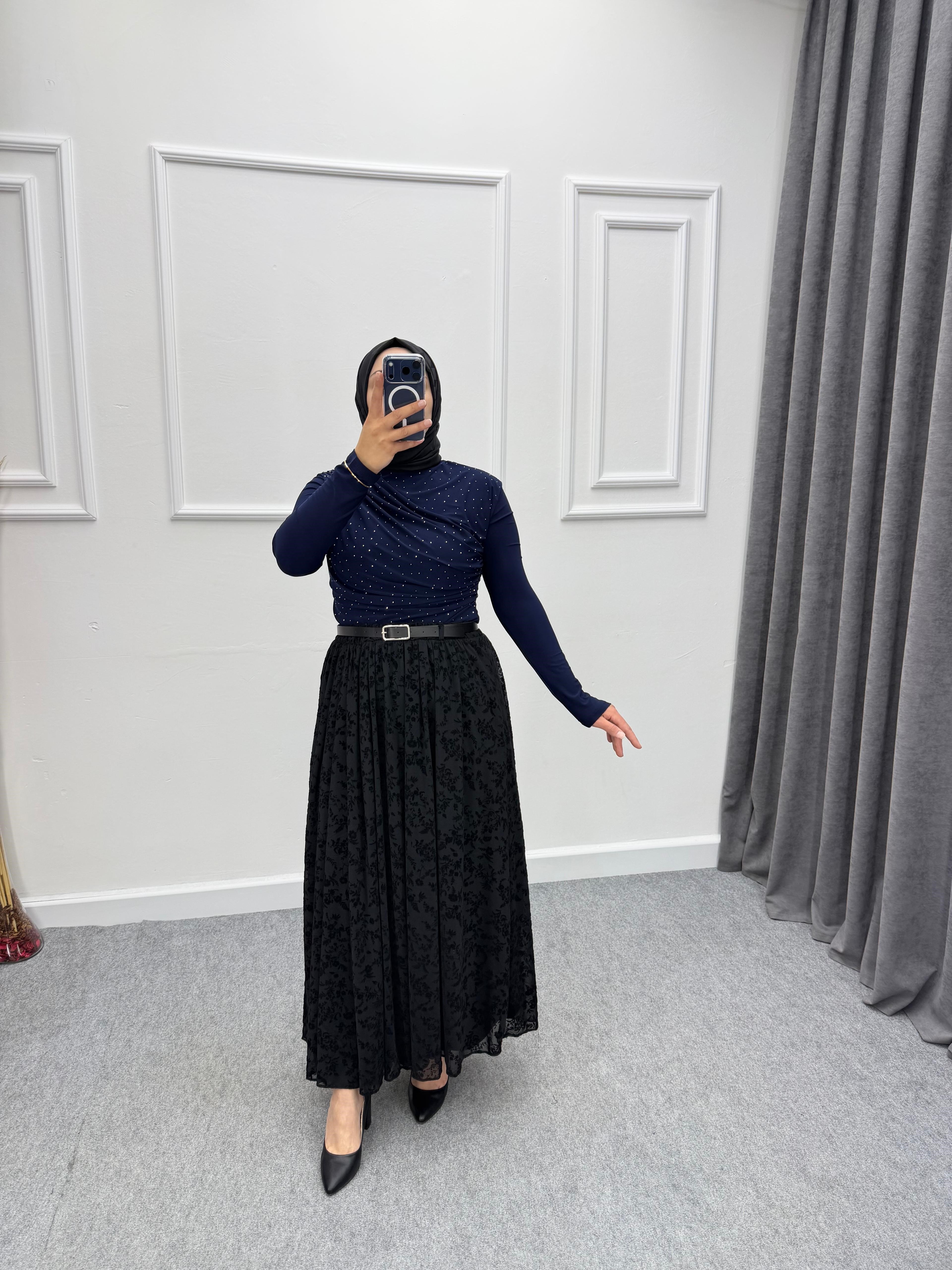 Lacivert Taşlı Büzgü Detaylı Sandy Bluz