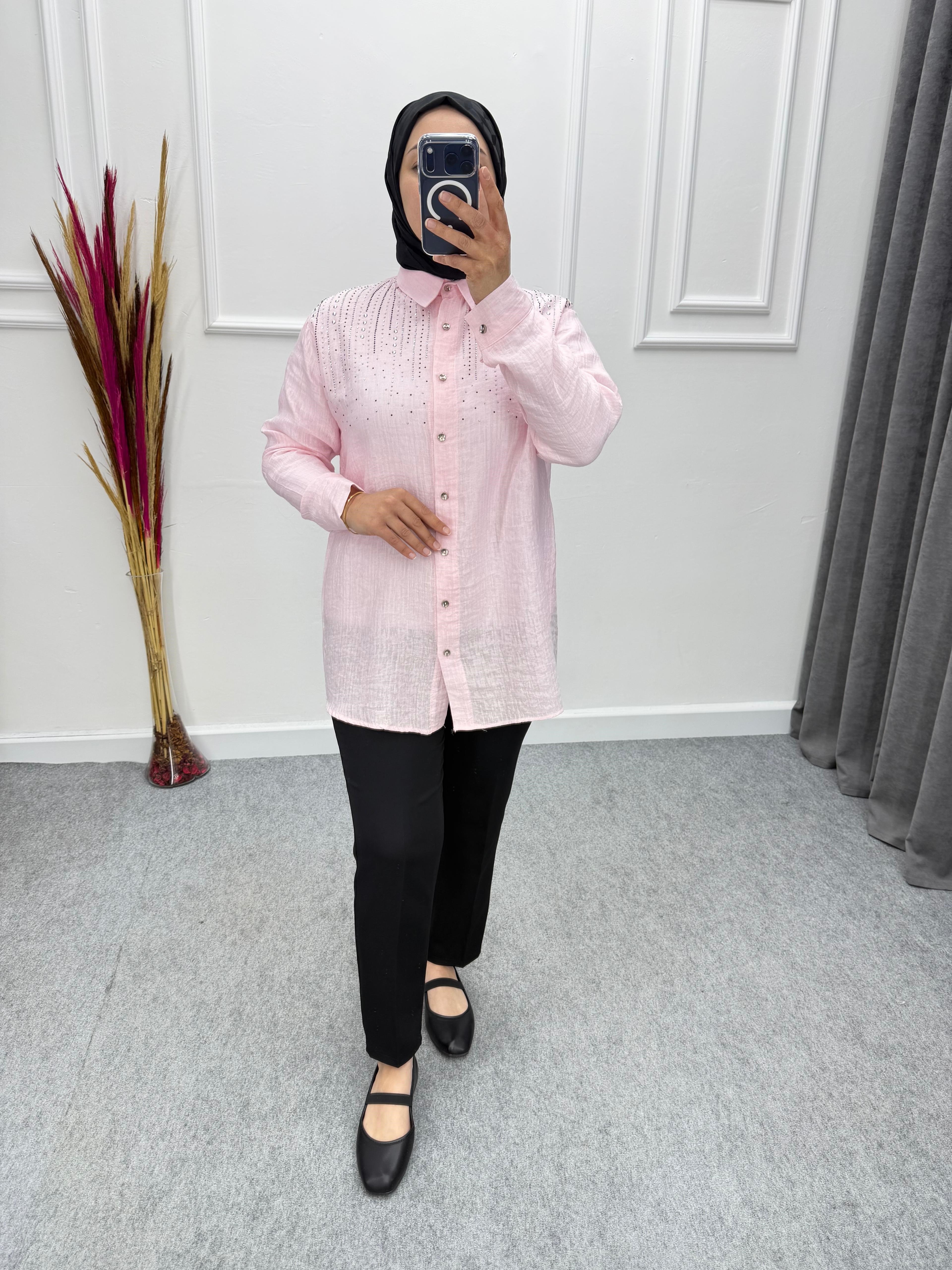 Pembe Taş Detaylı Müslin Kumaş Gömlek