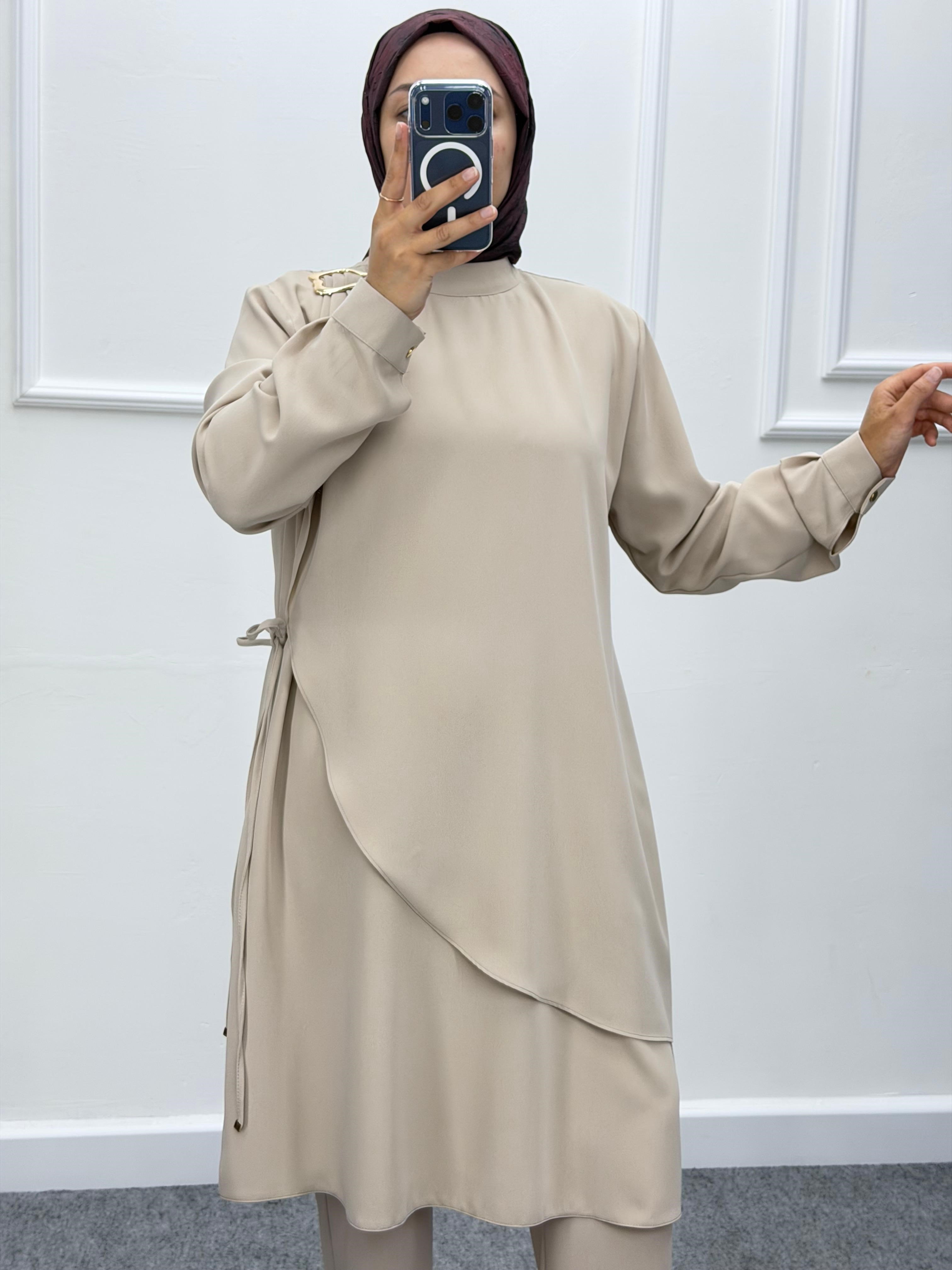 Toka Detaylı Linda Kumaş Takım Krem